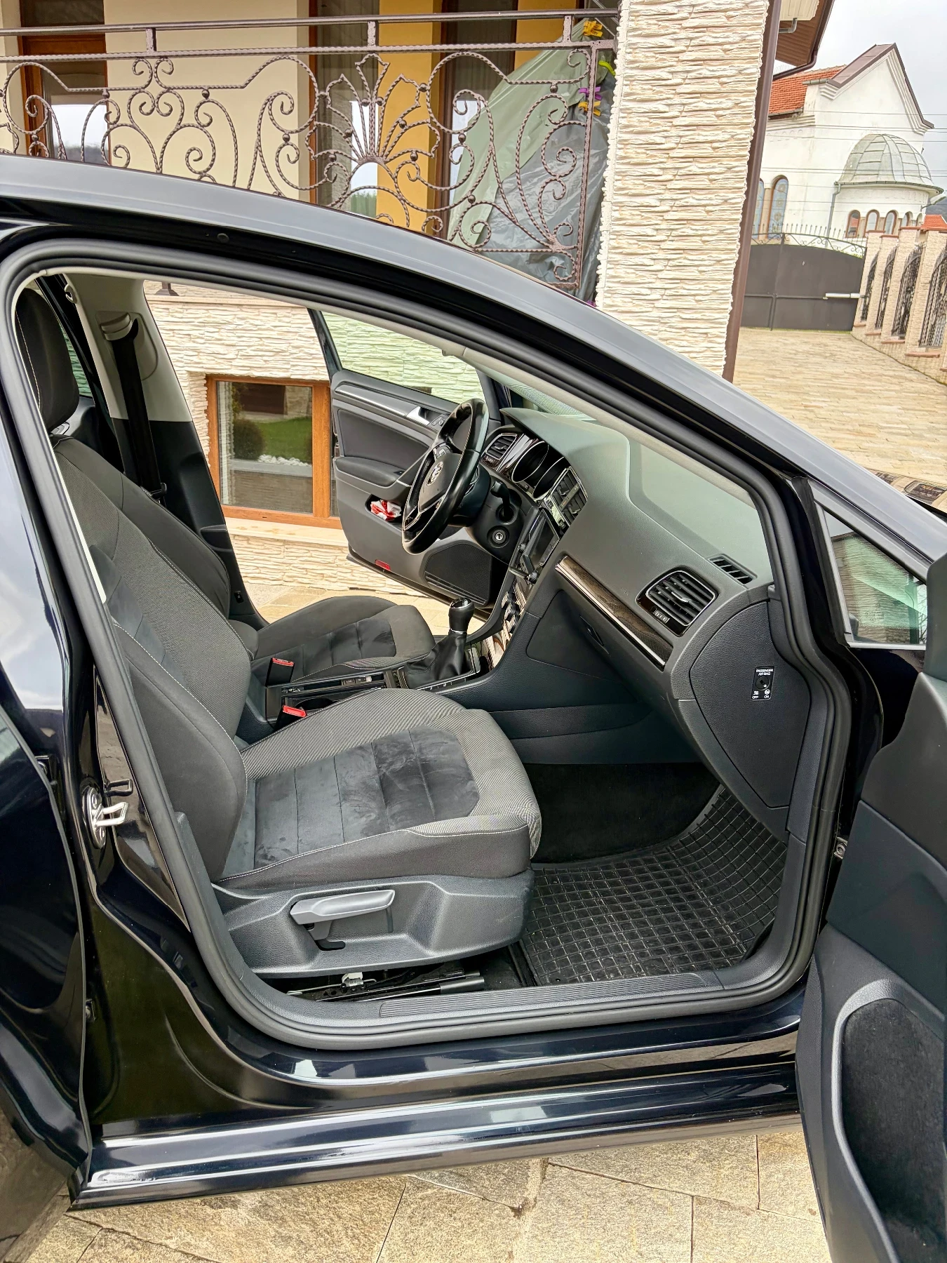 VW Golf 7 Highline , снимка 7 - Автомобили и джипове - 53938393