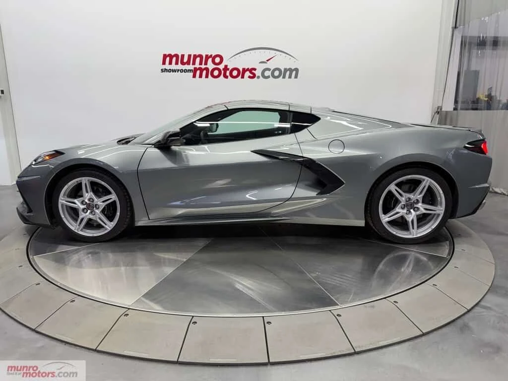 Chevrolet Corvette Stingray Coupe 1LT  CARFAX, снимка 16 - Автомобили и джипове - 53959500