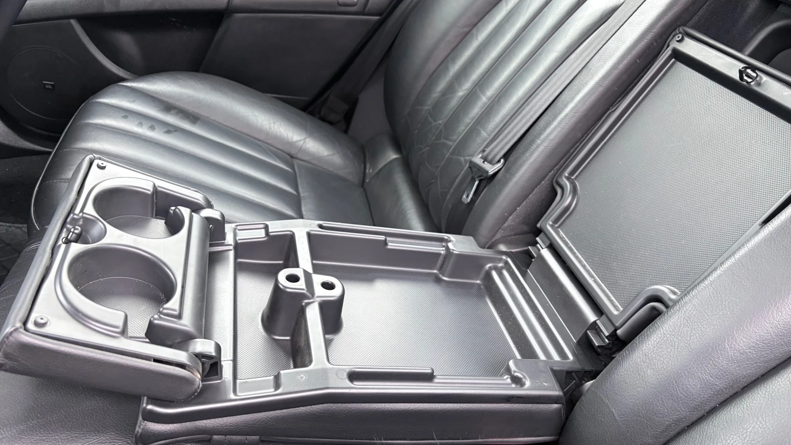 Peugeot 407 Доста запазен автомобил комфортен и удобен , снимка 10 - Автомобили и джипове - 54032496