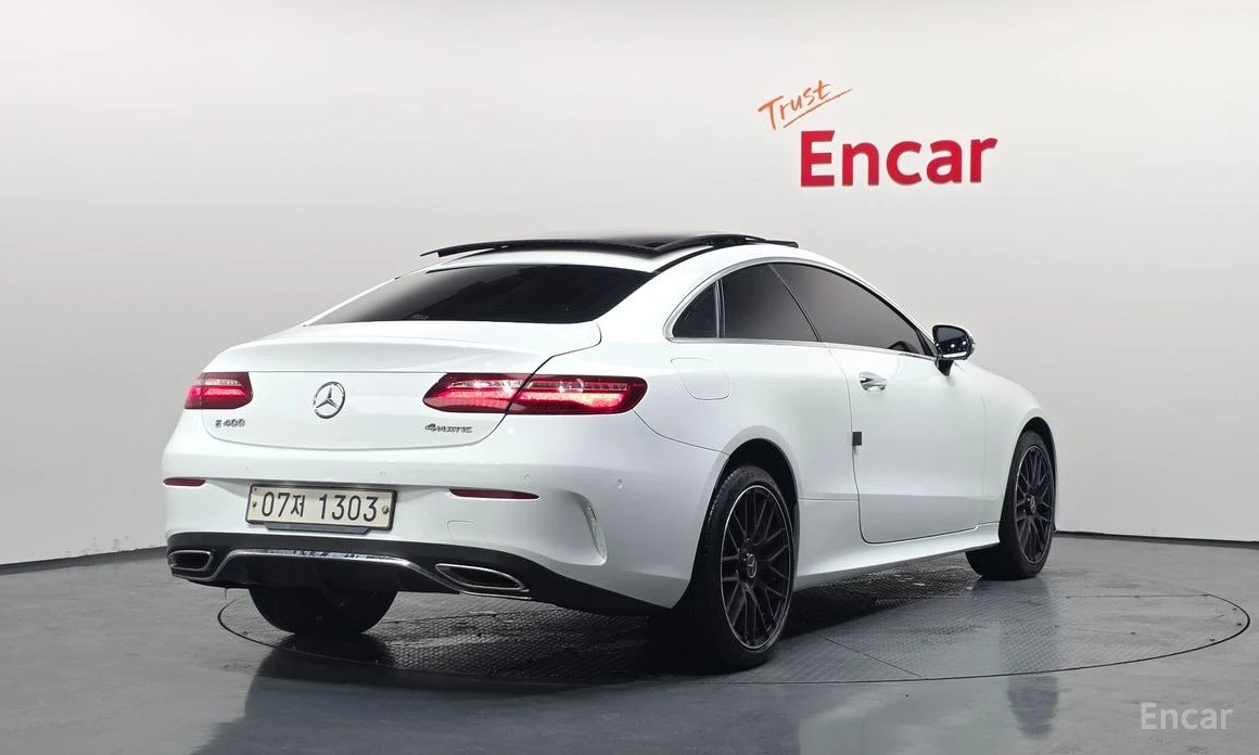 Mercedes-Benz E 400 4MATIC* BURMESTER* ШИБИДАХ* КАМЕРИ* 360* , снимка 3 - Автомобили и джипове - 54182867