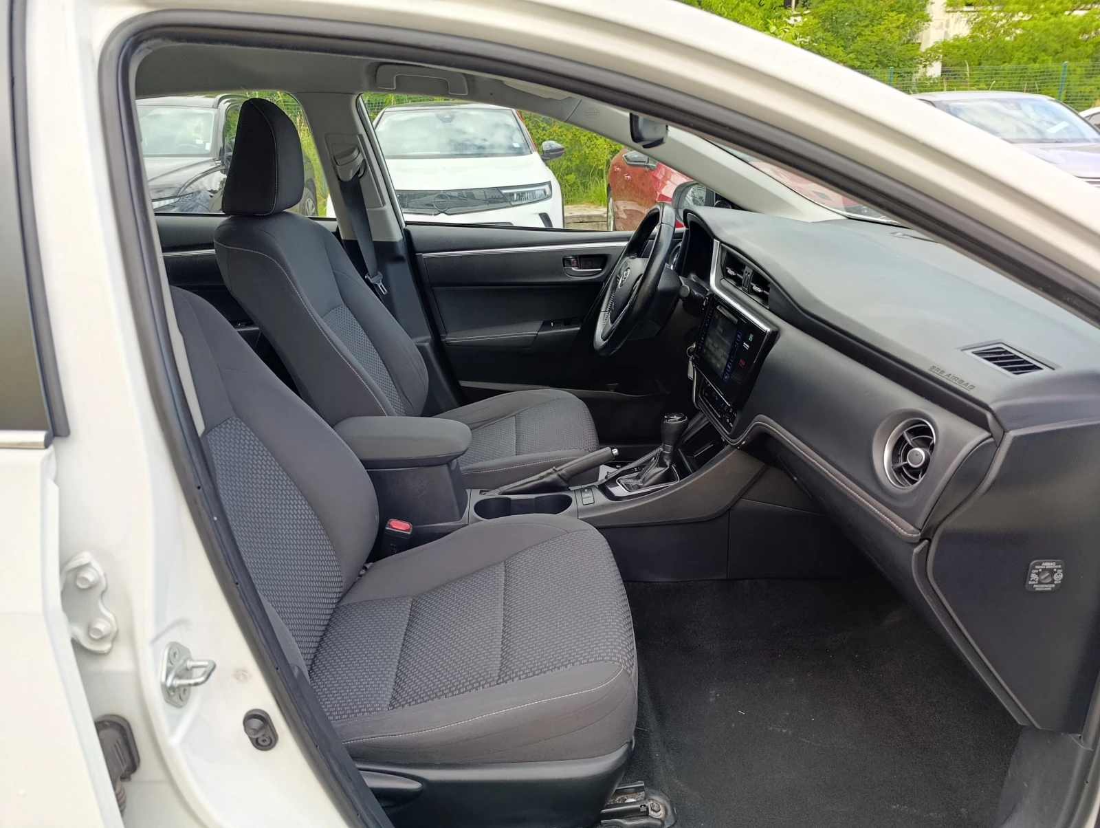 Toyota Corolla 1.6 132hp Закупен от БГ, снимка 10 - Автомобили и джипове - 54224236