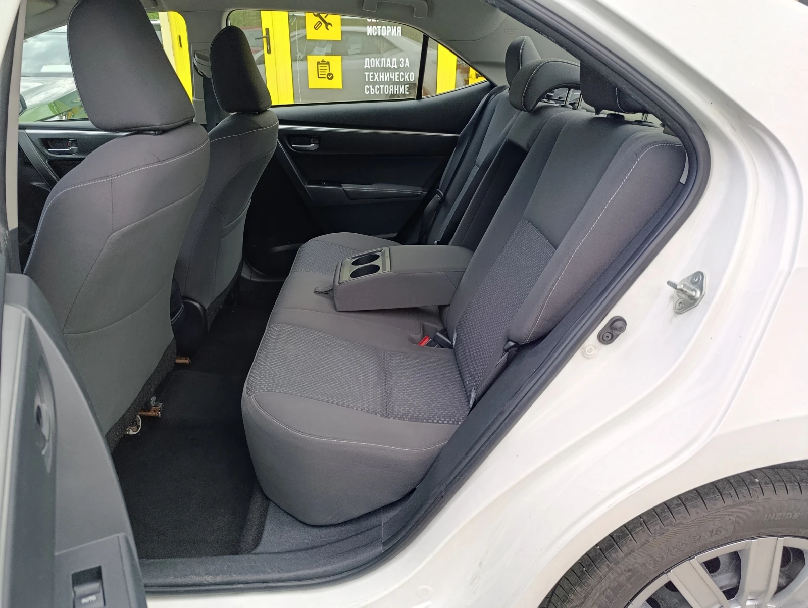 Toyota Corolla 1.6 132hp Закупен от БГ, снимка 9 - Автомобили и джипове - 54224236