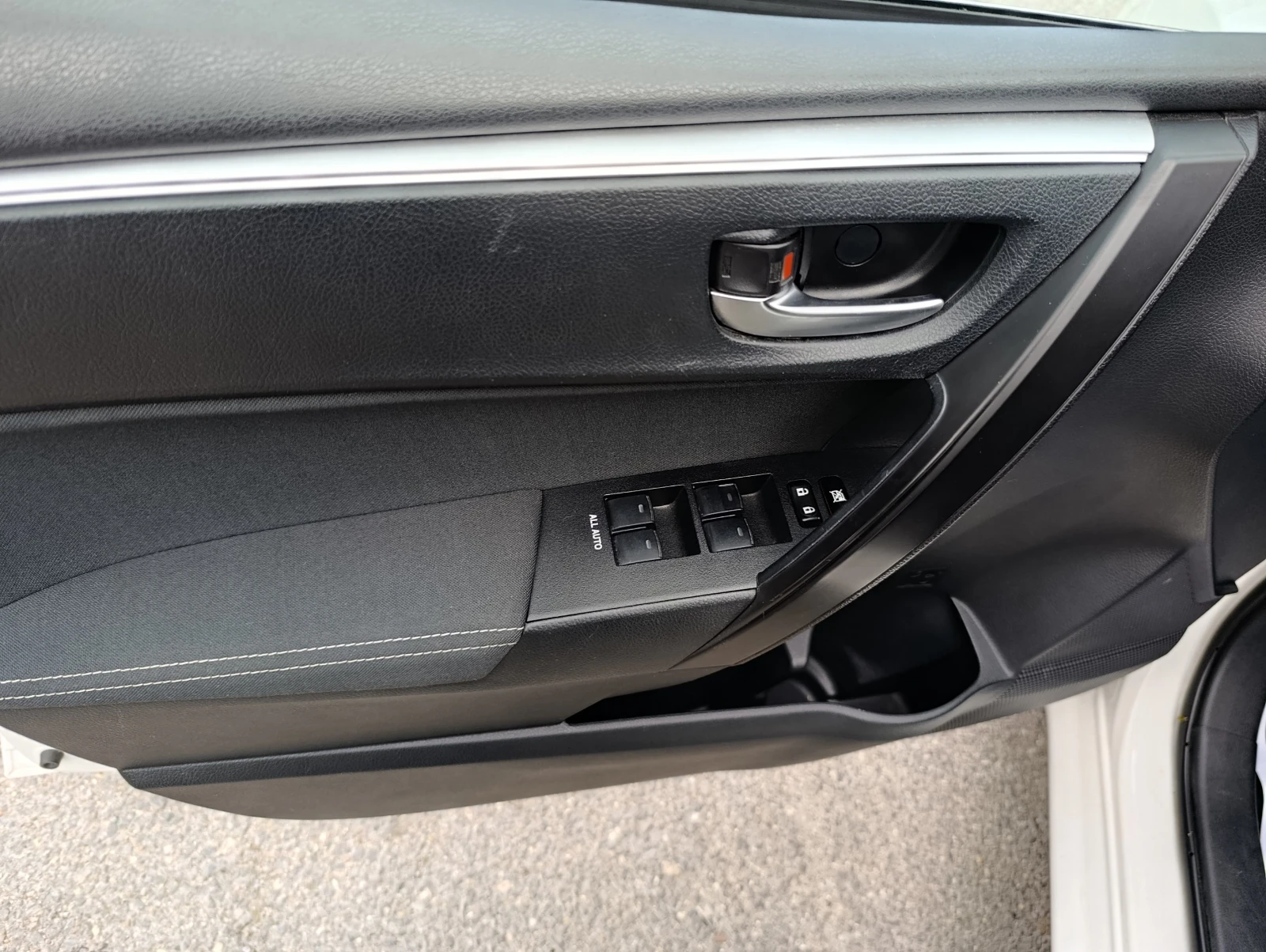 Toyota Corolla 1.6 132hp Закупен от БГ, снимка 13 - Автомобили и джипове - 54224236