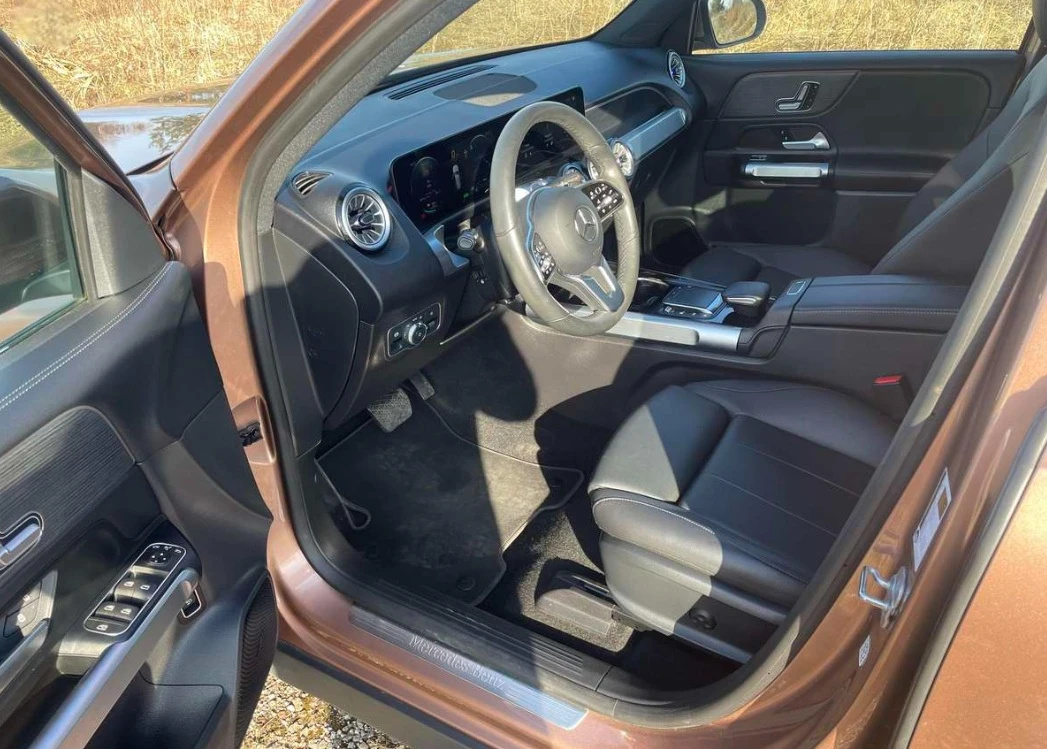 Mercedes-Benz EQB 300 4Matic AMG Line, снимка 6 - Автомобили и джипове - 54353400