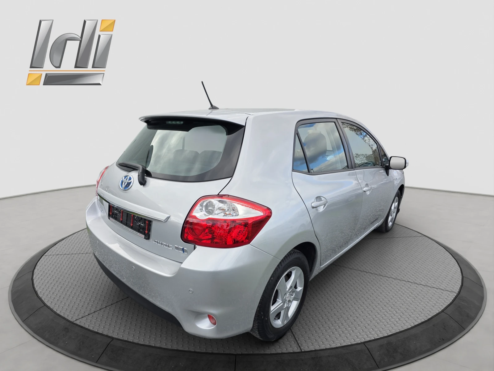Toyota Auris 1.8 Hybrid 99hp, снимка 6 - Автомобили и джипове - 54817016
