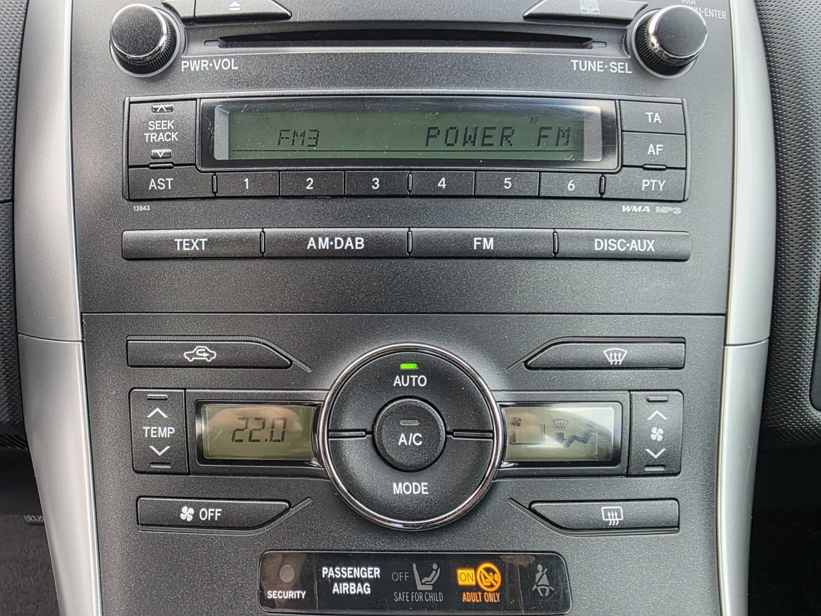 Toyota Auris 1.8 Hybrid 99hp, снимка 12 - Автомобили и джипове - 54817016