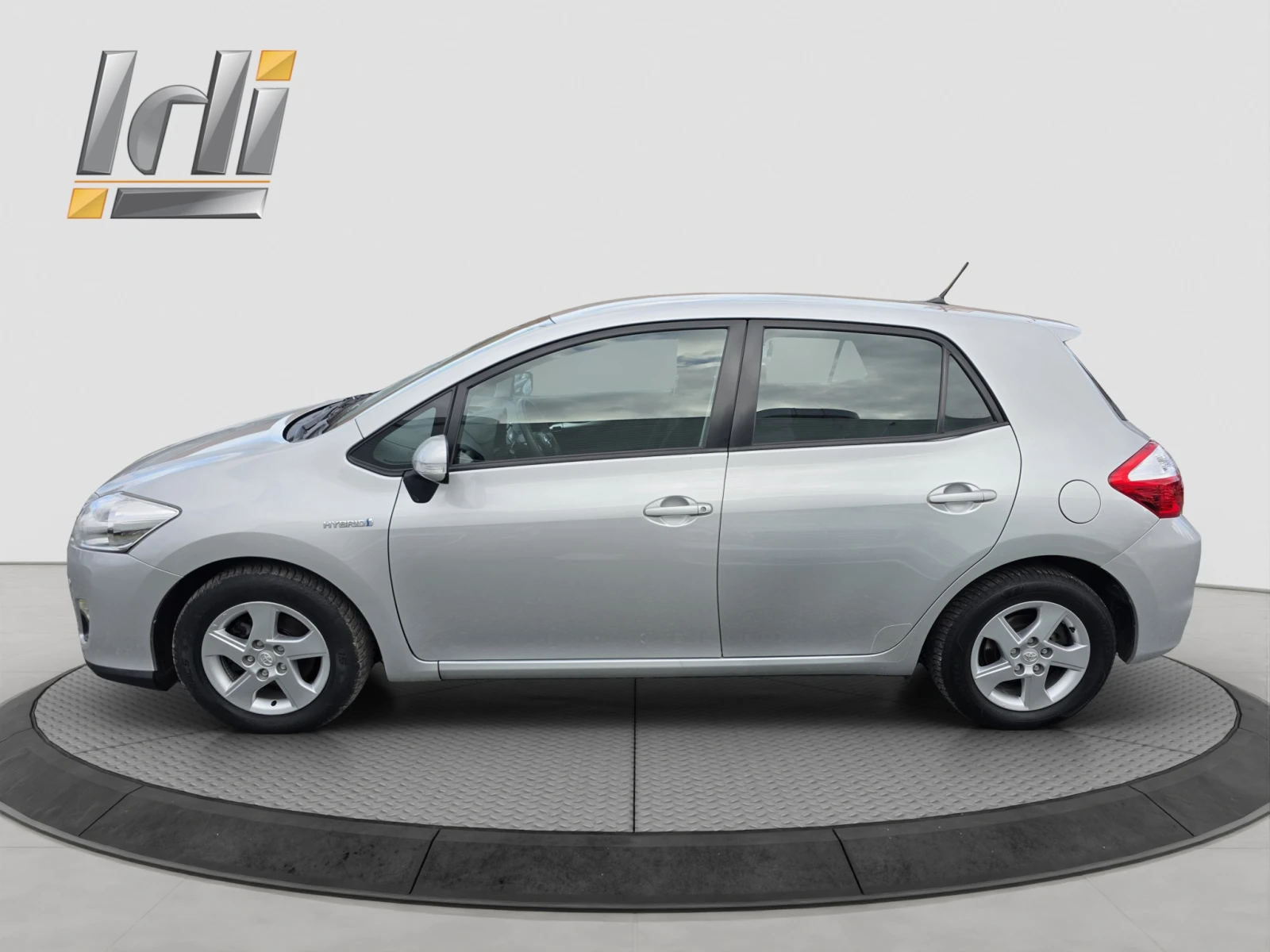 Toyota Auris 1.8 Hybrid 99hp, снимка 3 - Автомобили и джипове - 54817016