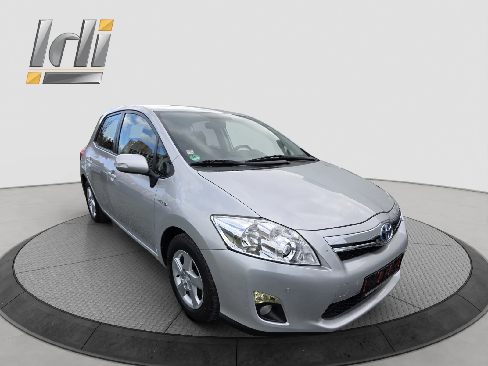 Toyota Auris 1.8 Hybrid 99hp, снимка 8 - Автомобили и джипове - 54817016