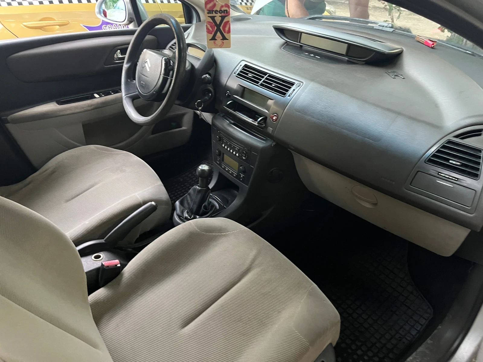 Citroen C4 1.6 HDI, снимка 15 - Автомобили и джипове - 54913637