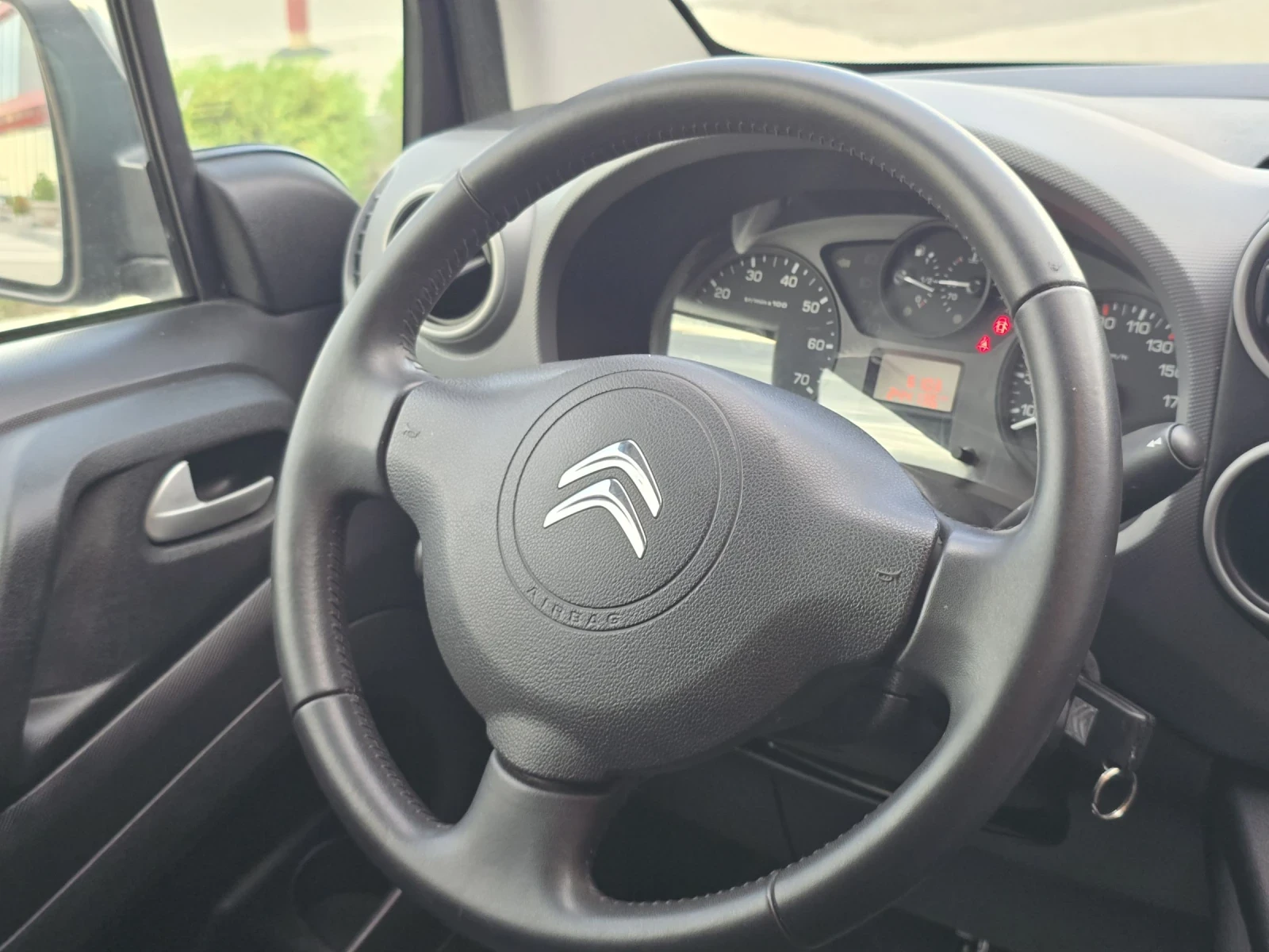 Citroen Berlingo 1.6HDi/EURO6, снимка 14 - Автомобили и джипове - 55053063