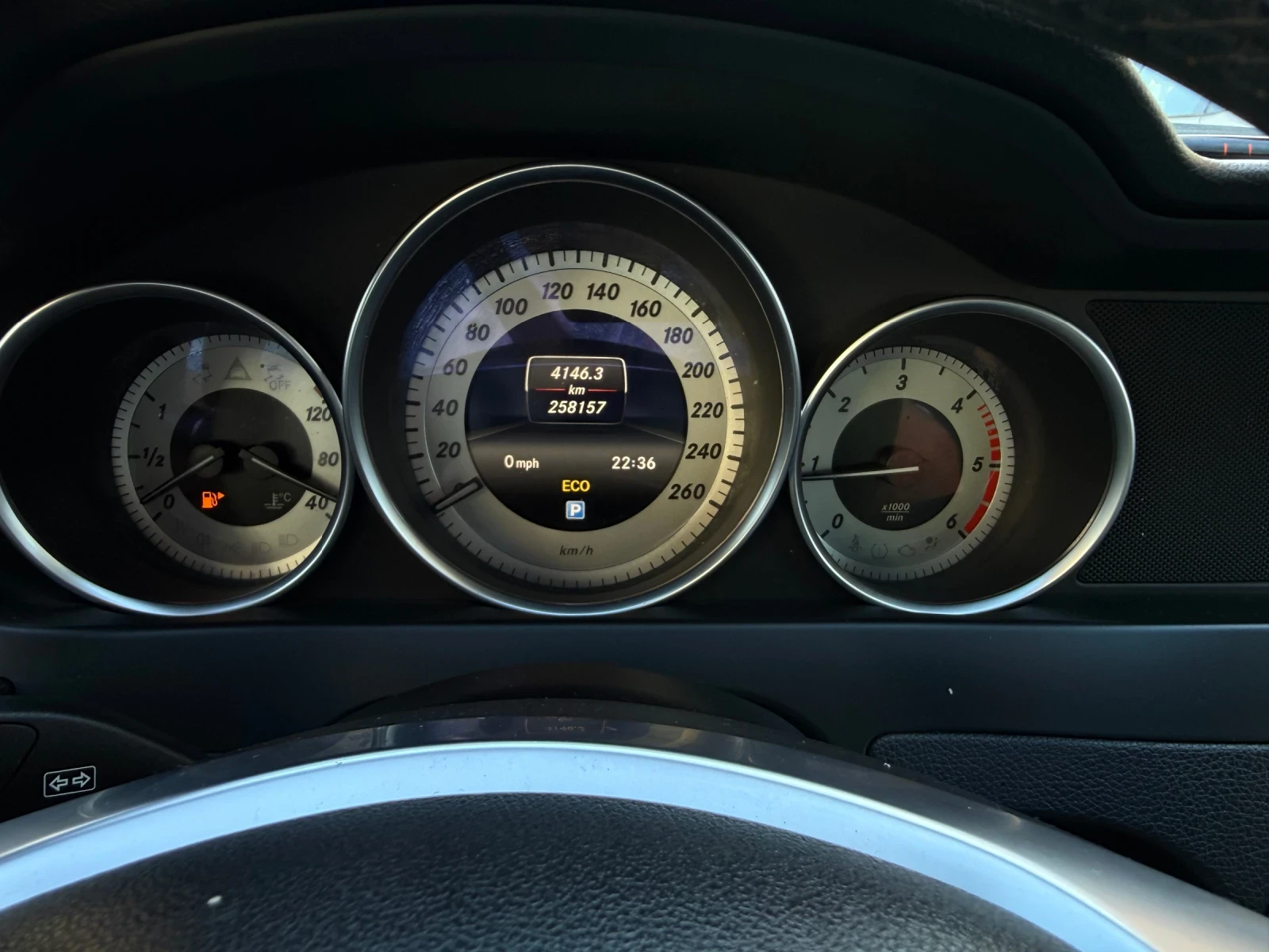 Mercedes-Benz C 220 220/Ръчка/Подгрев, снимка 15 - Автомобили и джипове - 55465968