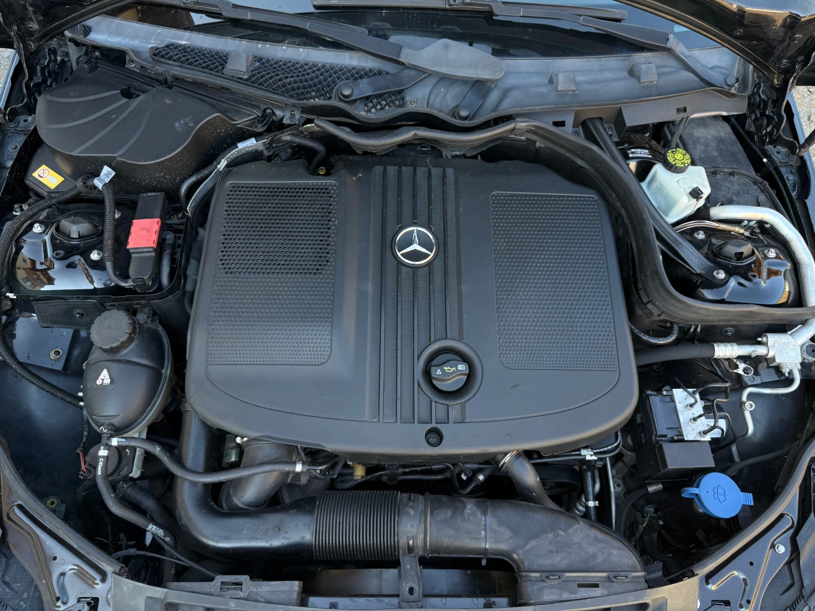 Mercedes-Benz C 220 220/Ръчка/Подгрев, снимка 16 - Автомобили и джипове - 55465968