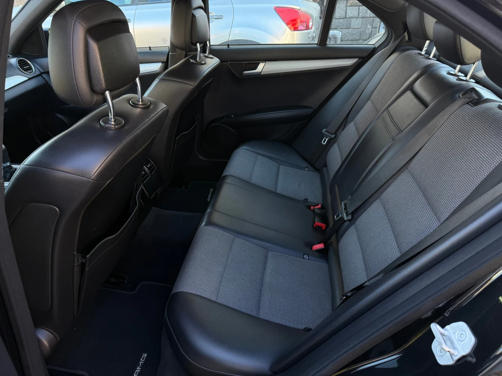 Mercedes-Benz C 220 220/Ръчка/Подгрев, снимка 11 - Автомобили и джипове - 55465968
