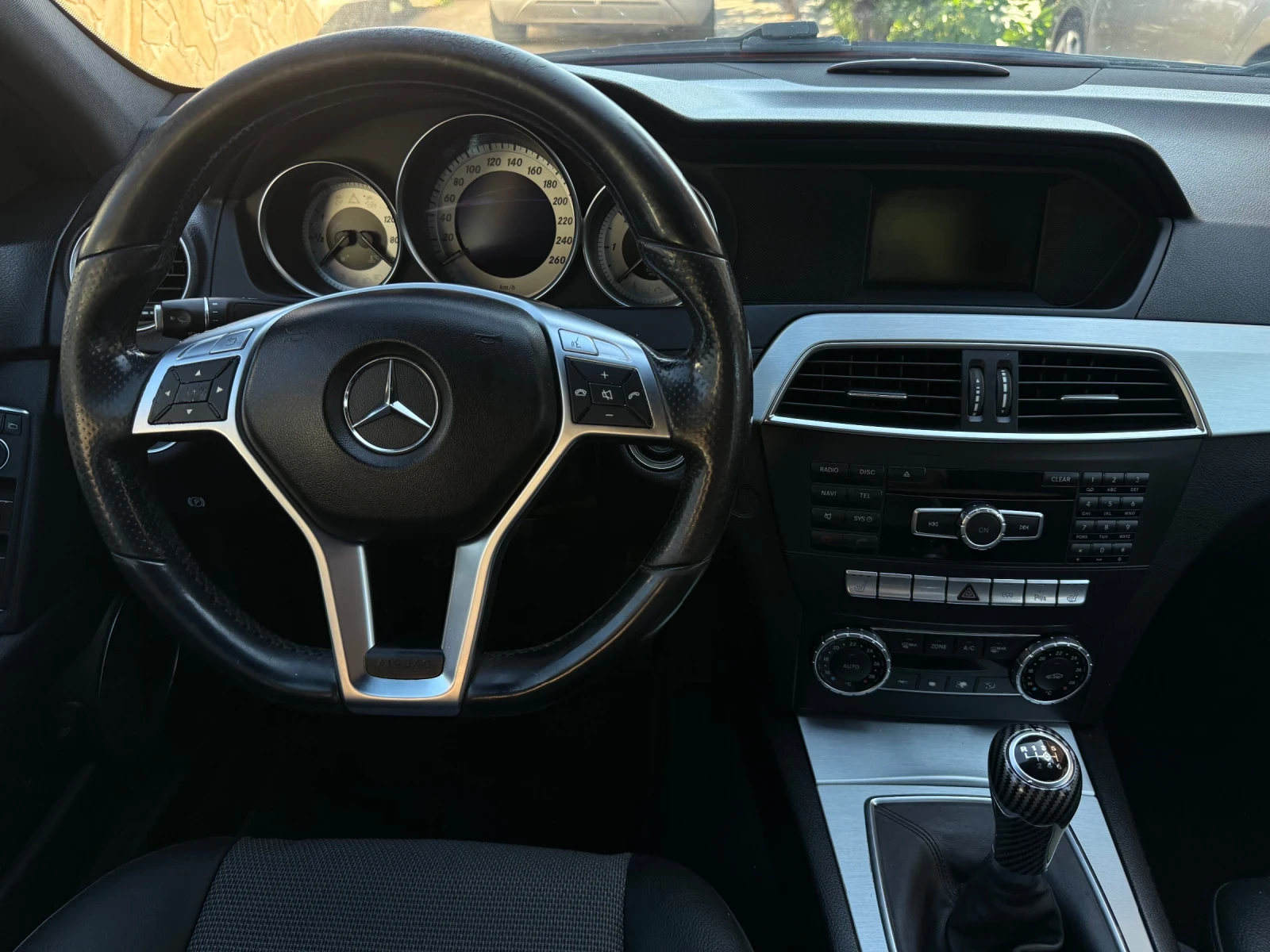 Mercedes-Benz C 220 220/Ръчка/Подгрев, снимка 9 - Автомобили и джипове - 55465968