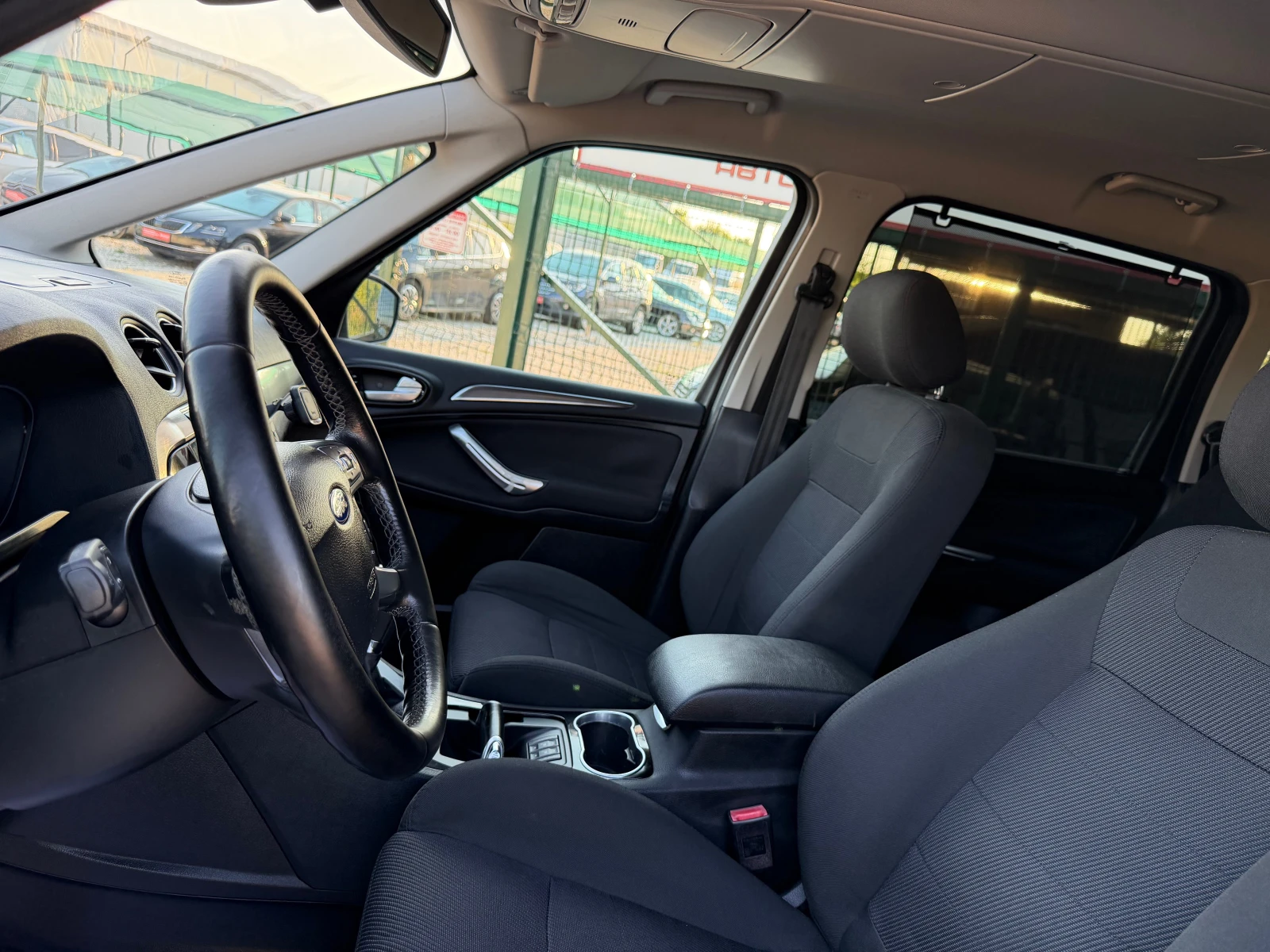 Ford Galaxy 2.0TDCi/140p.s-Avtomatic/Navi/Xenon-Facelift-FULL!, снимка 9 - Автомобили и джипове - 55683472