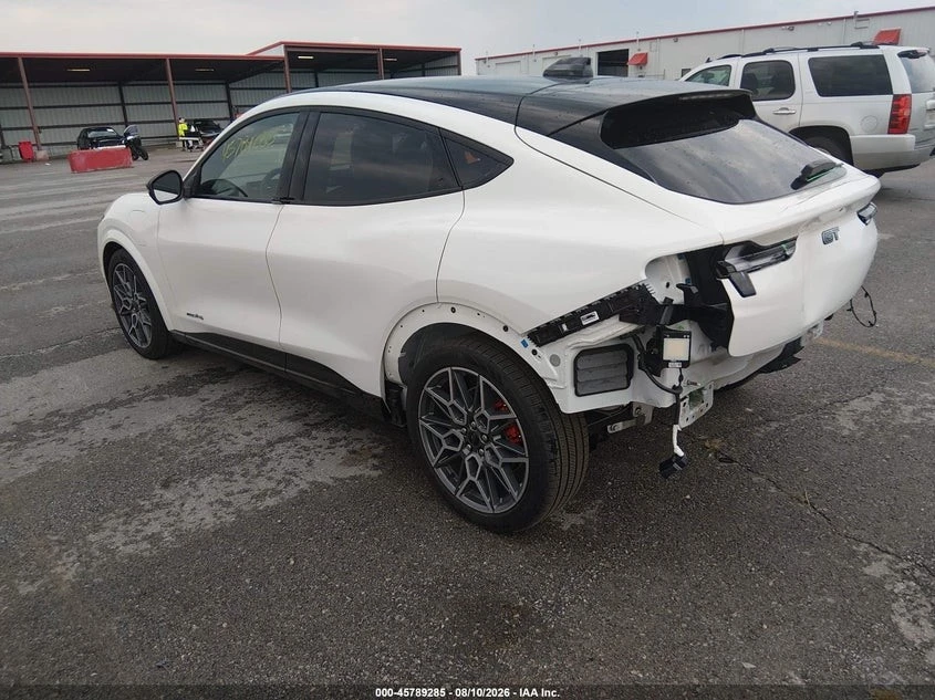 Ford Mustang Mach-E GT* AWD* КОЖА* ПОДГРЕВ* ПАНОРАМА* , снимка 3 - Автомобили и джипове - 56197516