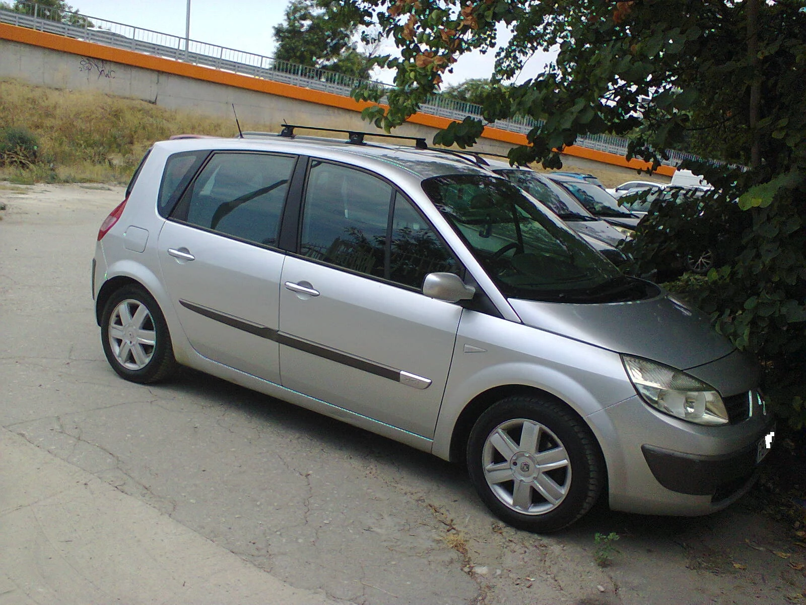Renault Scenic //* * КЛИМА* * //86-коня малкия данък, снимка 13 - Автомобили и джипове - 56267360