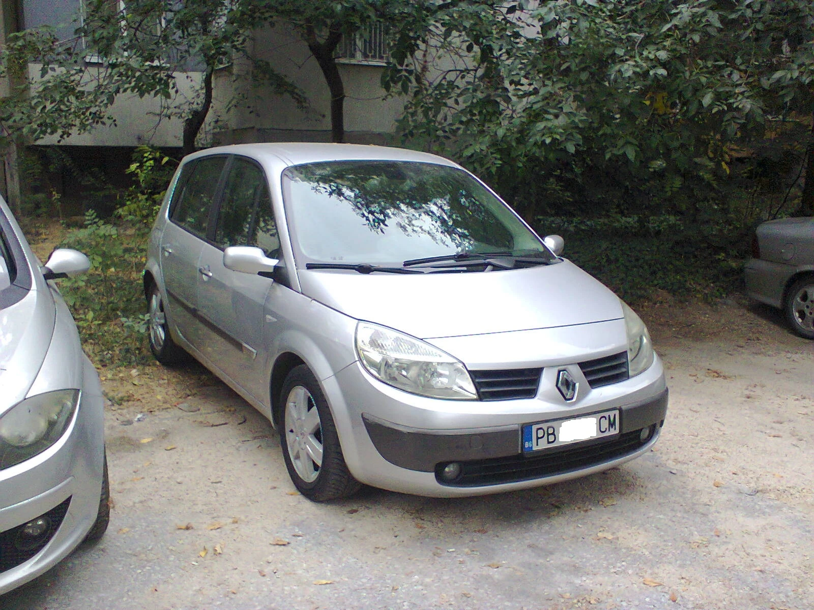 Renault Scenic //* * КЛИМА* * //86-коня малкия данък, снимка 4 - Автомобили и джипове - 56267360