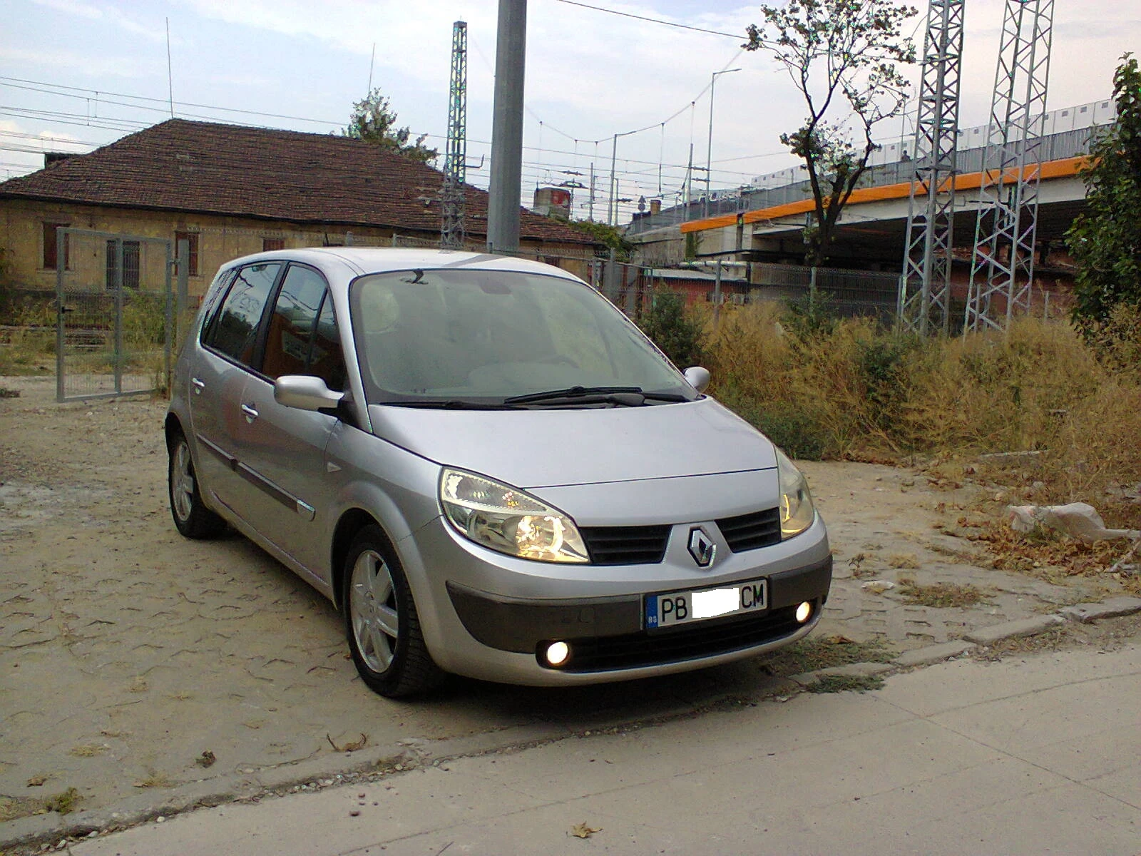 Renault Scenic //* * КЛИМА* * //86-коня малкия данък, снимка 10 - Автомобили и джипове - 56267360