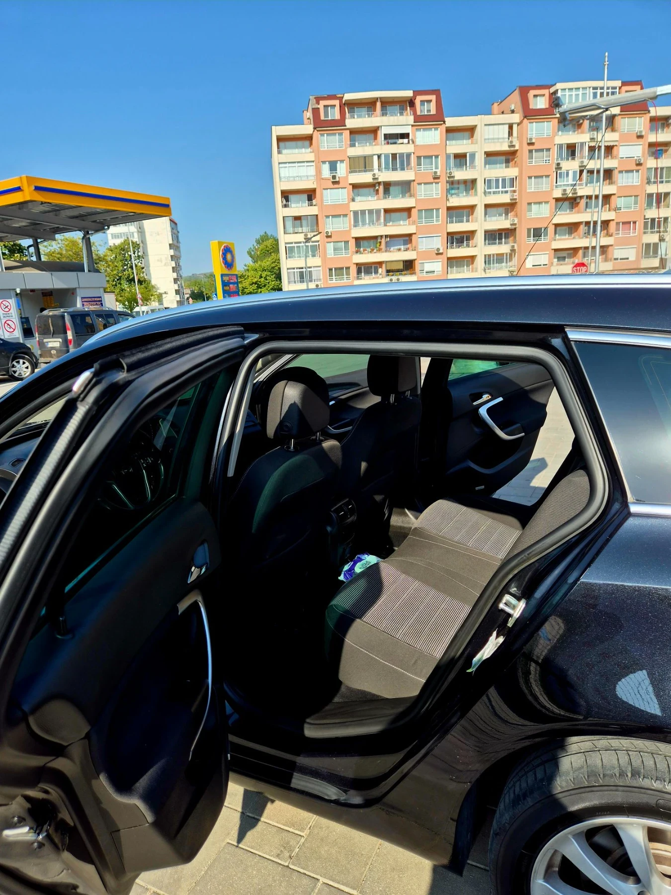Opel Insignia, снимка 7 - Автомобили и джипове - 56624969