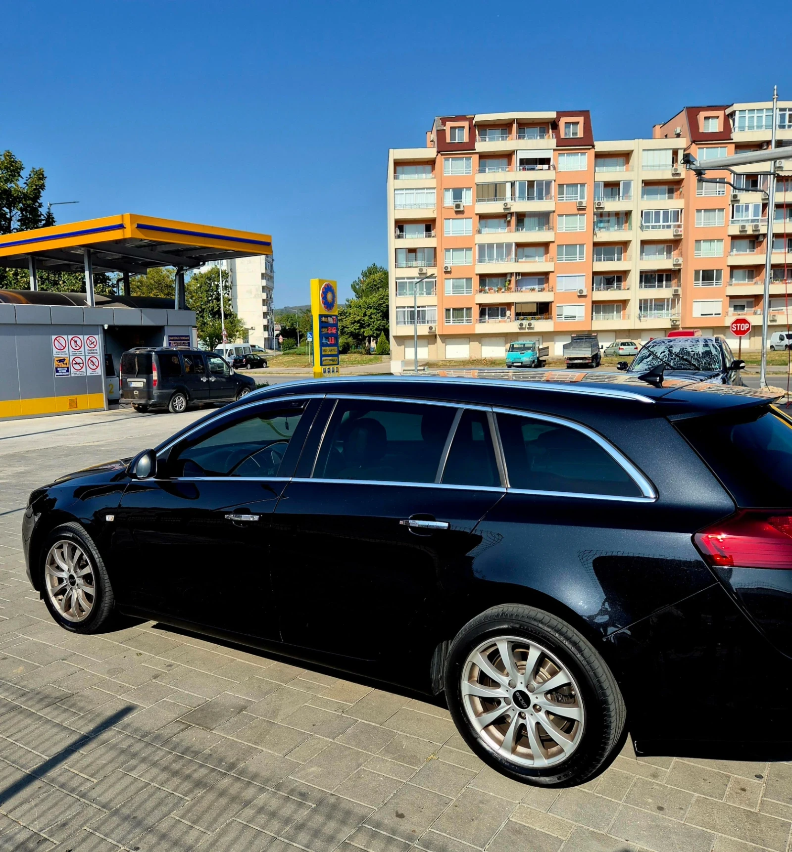 Opel Insignia, снимка 2 - Автомобили и джипове - 56624969