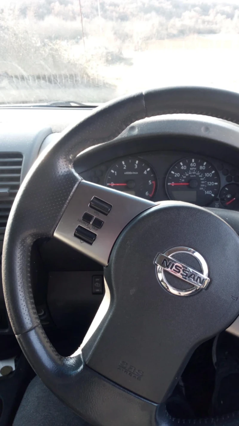 Nissan Navara, снимка 5 - Автомобили и джипове - 52302710