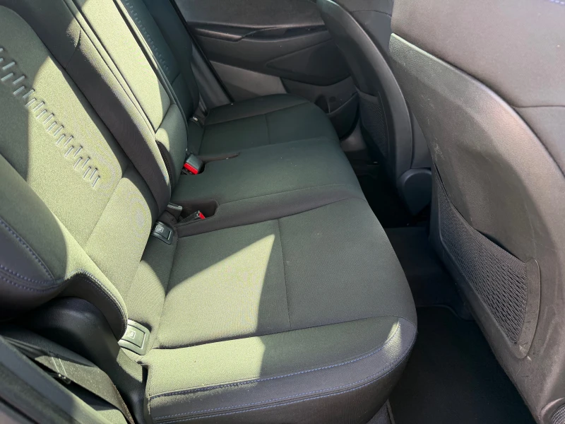 Hyundai Tucson 1.7 CRDI X POSIBLE, снимка 14 - Автомобили и джипове - 52500333