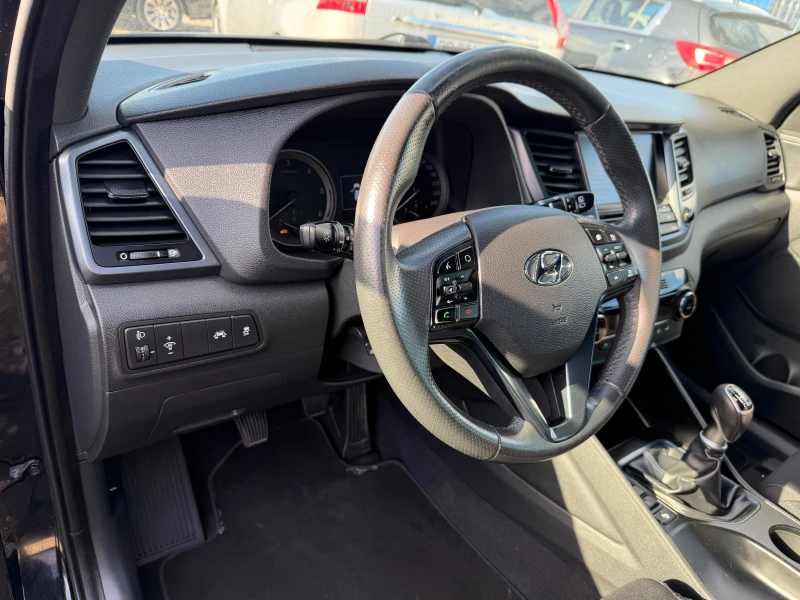 Hyundai Tucson 1.7 CRDI X POSIBLE, снимка 11 - Автомобили и джипове - 52500333