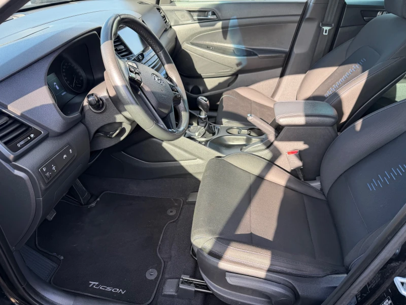 Hyundai Tucson 1.7 CRDI X POSIBLE, снимка 10 - Автомобили и джипове - 52500333