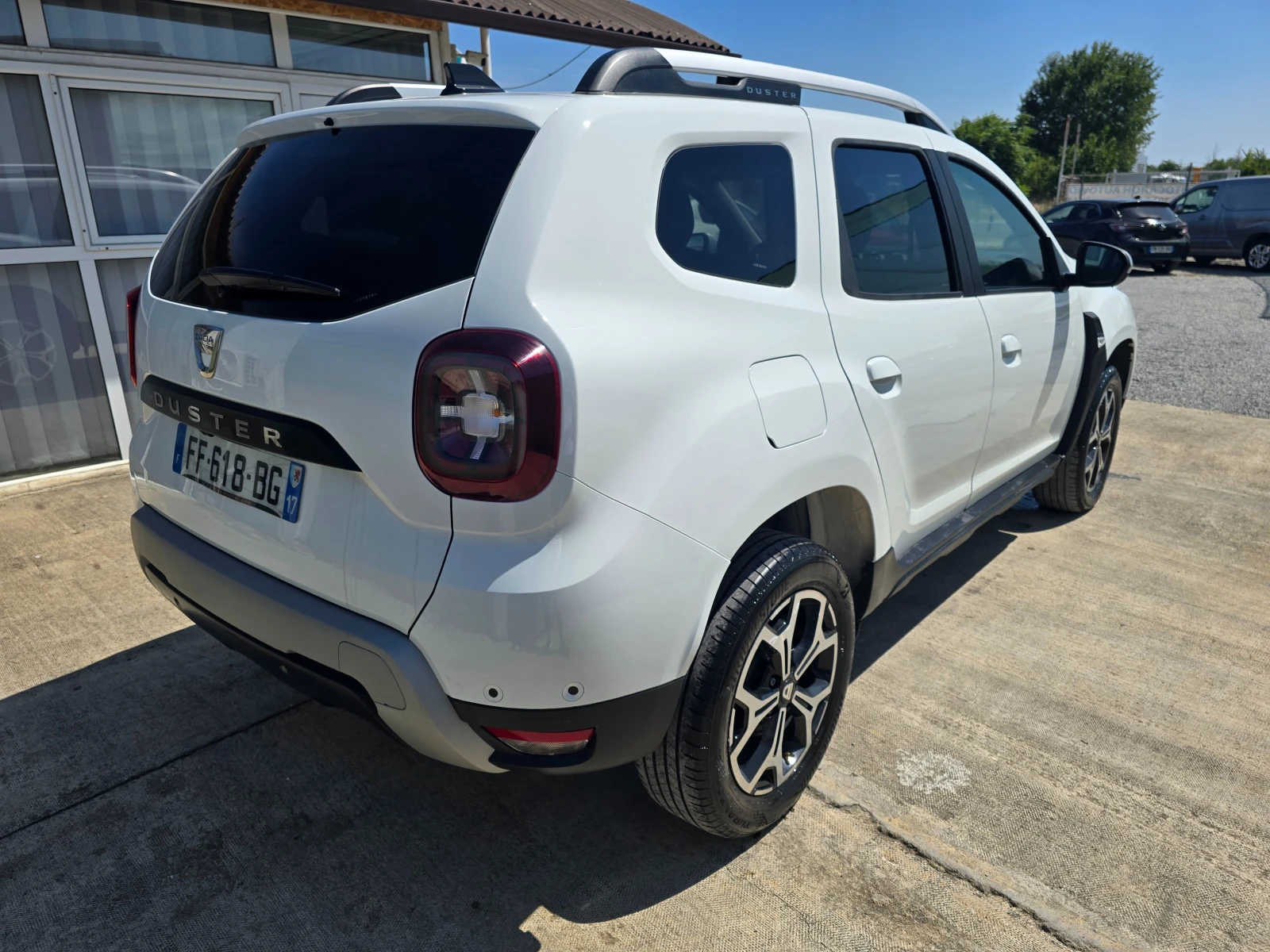 Dacia Duster 1.3* 131к.с.* 360  камери * 32000км. - изображение 6