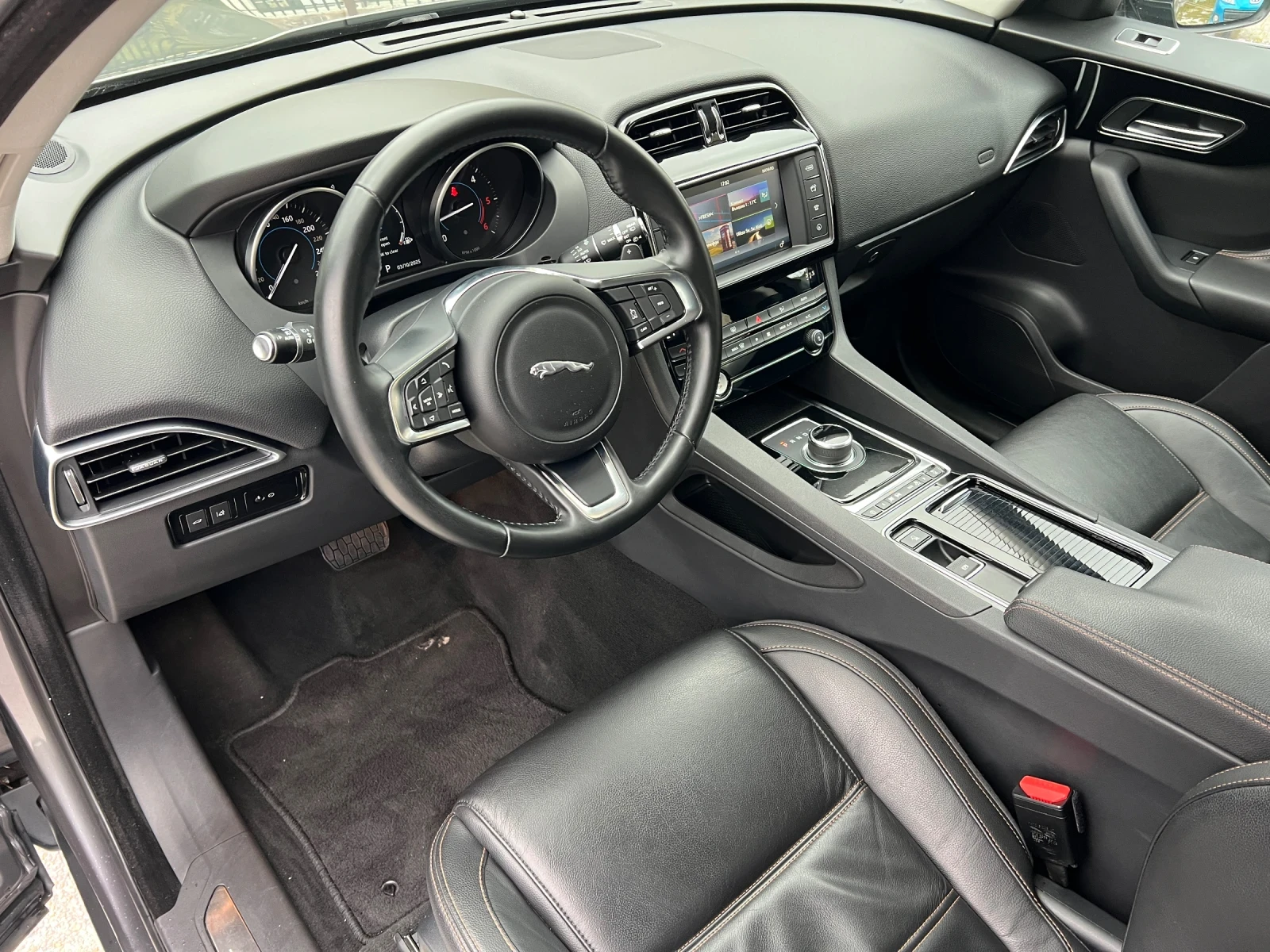 Jaguar F-PACE 130000km/4x4/2.0D/180kc - изображение 10