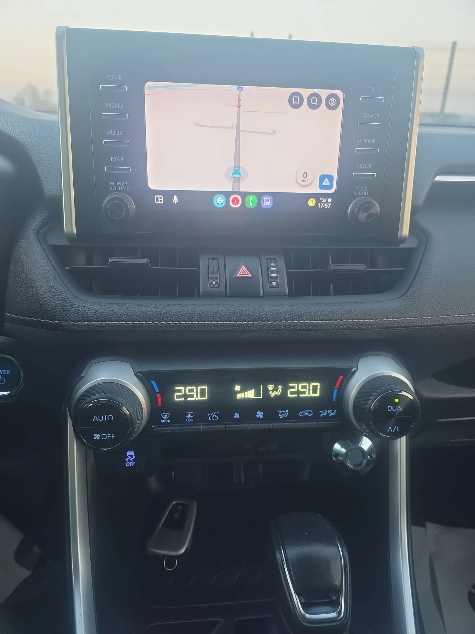 Toyota Rav4 2.5Hibrid 222кс 4х4, снимка 15 - Автомобили и джипове - 53272850