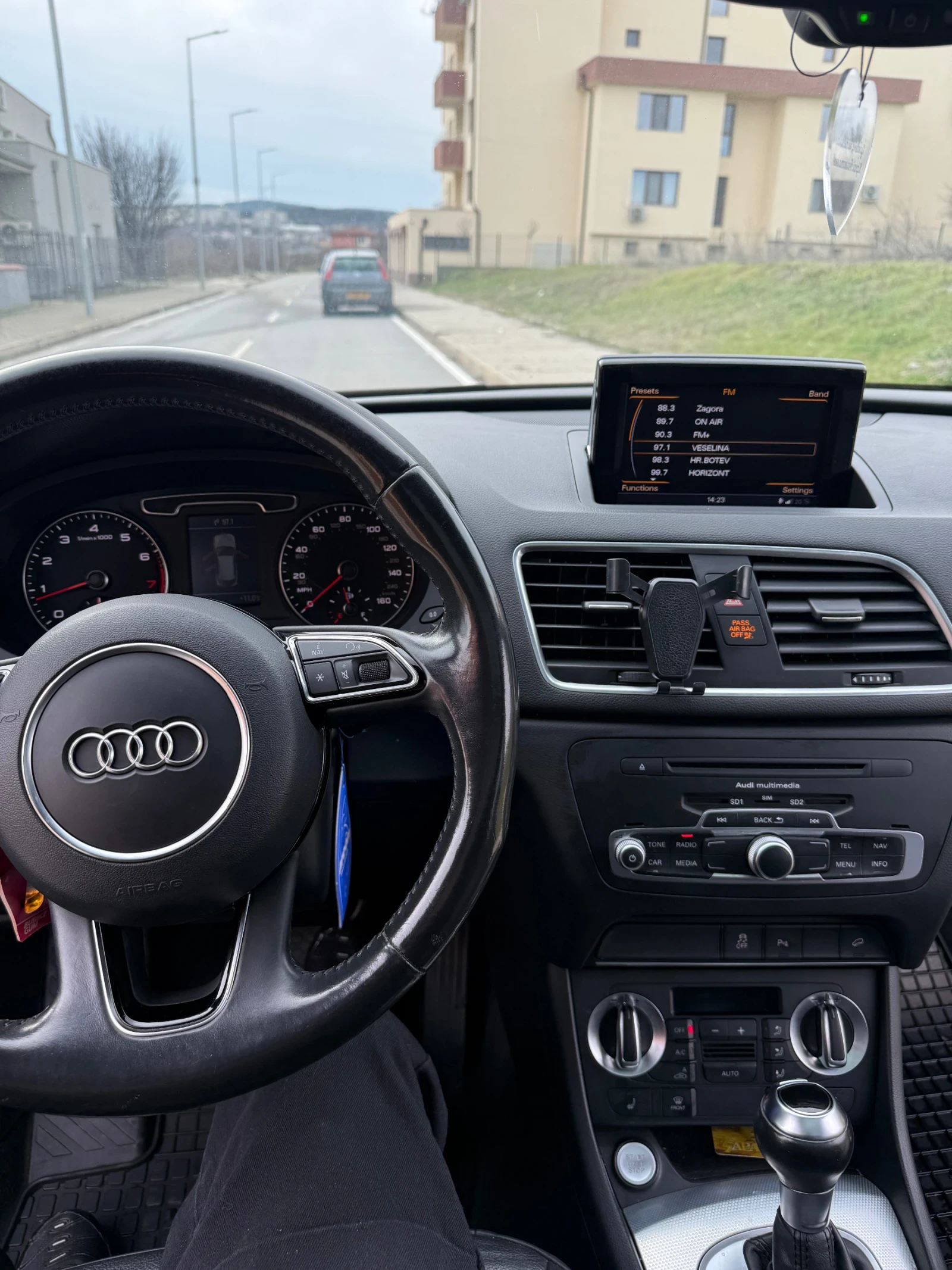Audi Q3 2.0T - изображение 7