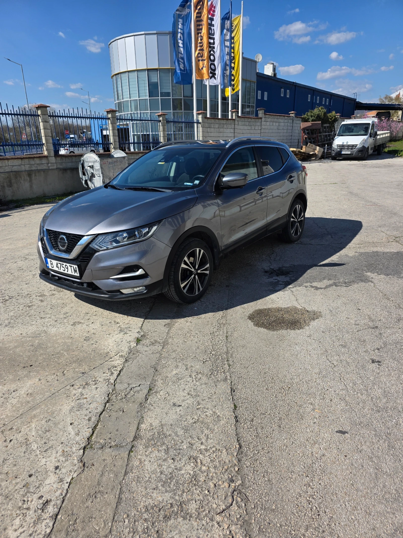 Nissan Qashqai, снимка 9 - Автомобили и джипове - 54547059