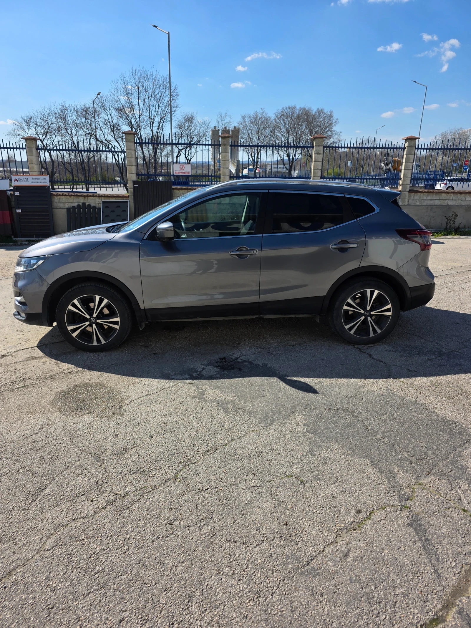 Nissan Qashqai, снимка 13 - Автомобили и джипове - 54547059
