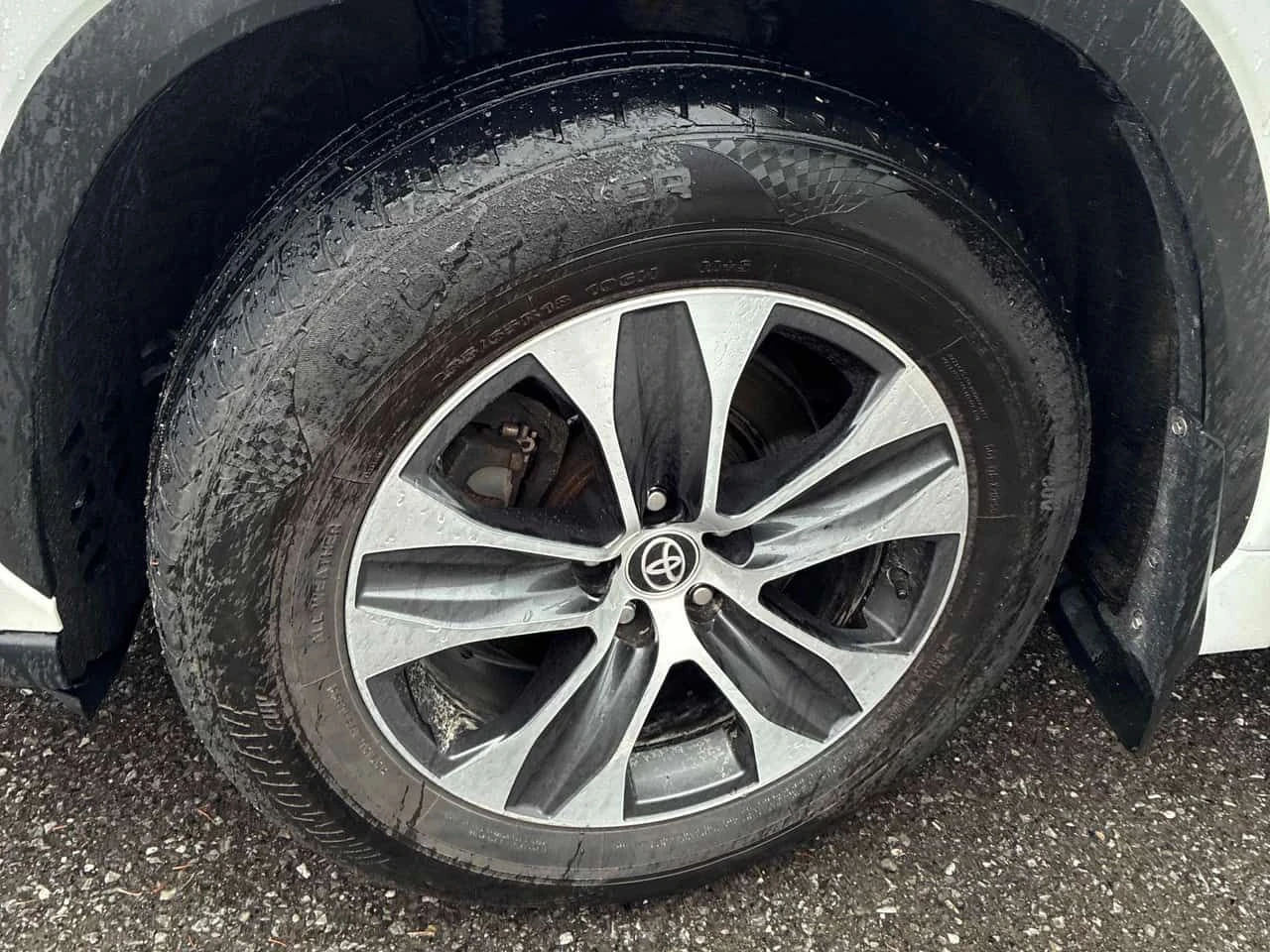 Toyota Highlander XLE * ГЛАВНО ПРЕДСТАВИТЕЛСТВО НА JEEP* , снимка 6 - Автомобили и джипове - 54609715