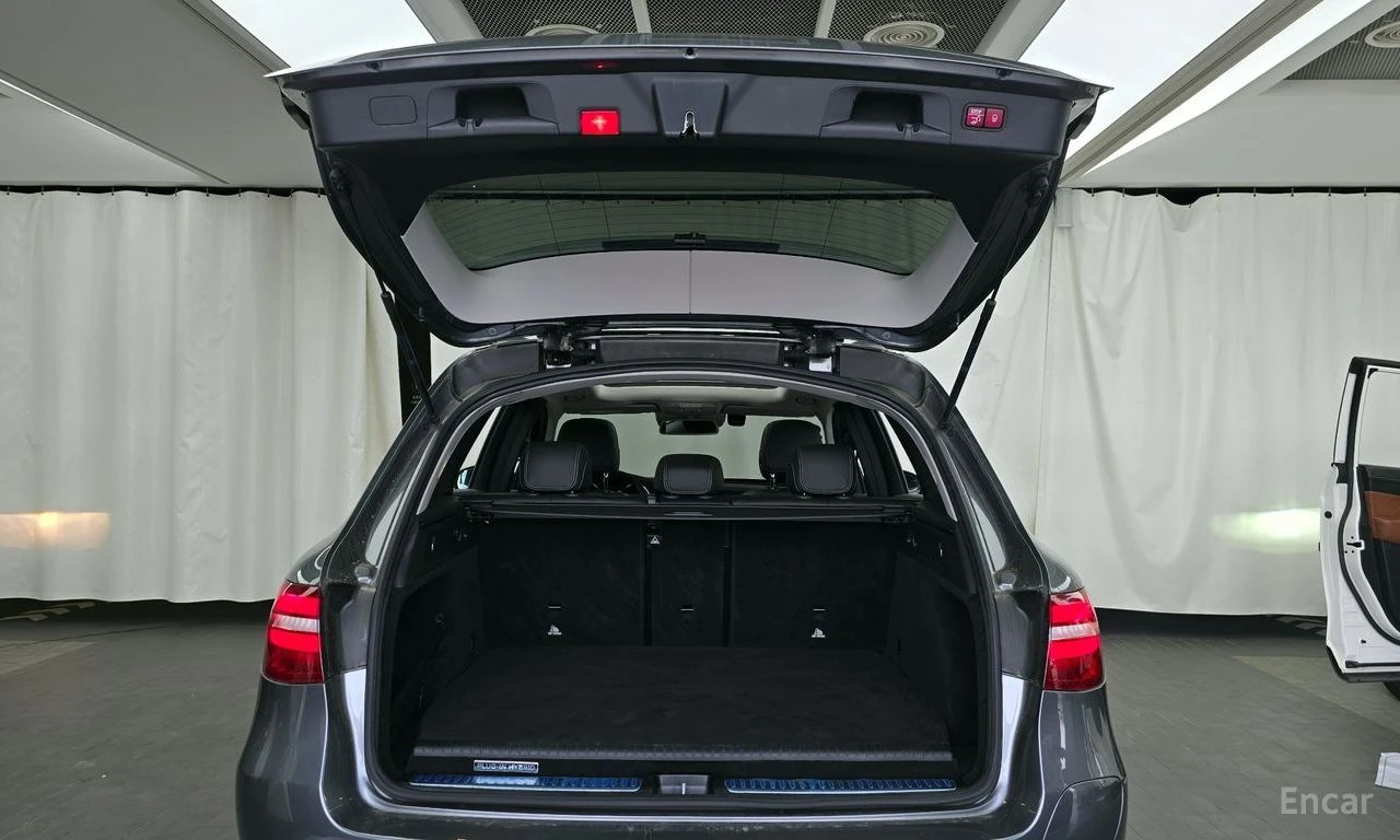 Mercedes-Benz GLC 350 HYBRID* 4MATIC* PREMIUM* 360 КАМЕРА* , снимка 8 - Автомобили и джипове - 54701071