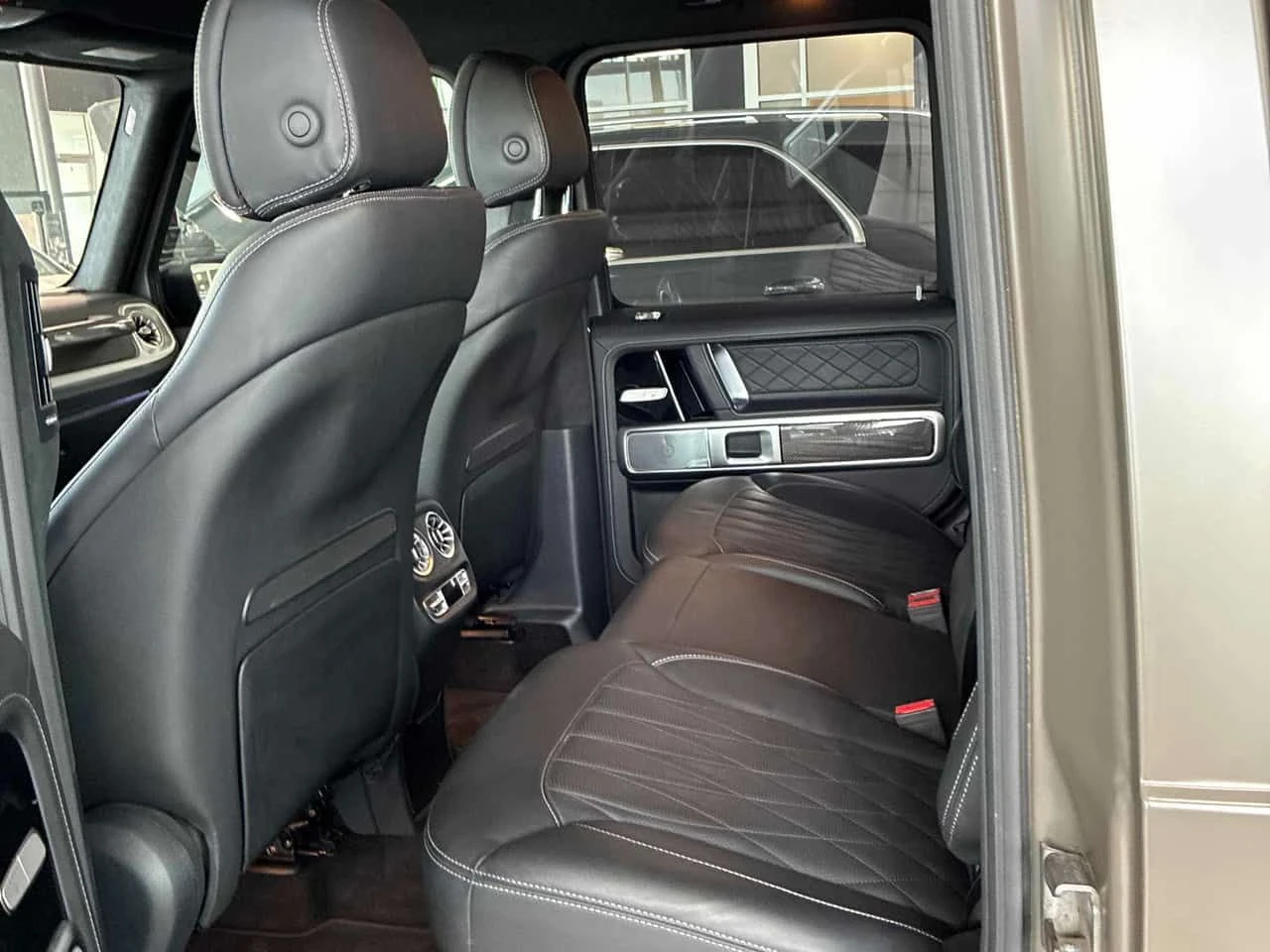 Mercedes-Benz G 63 AMG CARBON PKG| BURMESTER| HUD| 360| , снимка 13 - Автомобили и джипове - 55045172