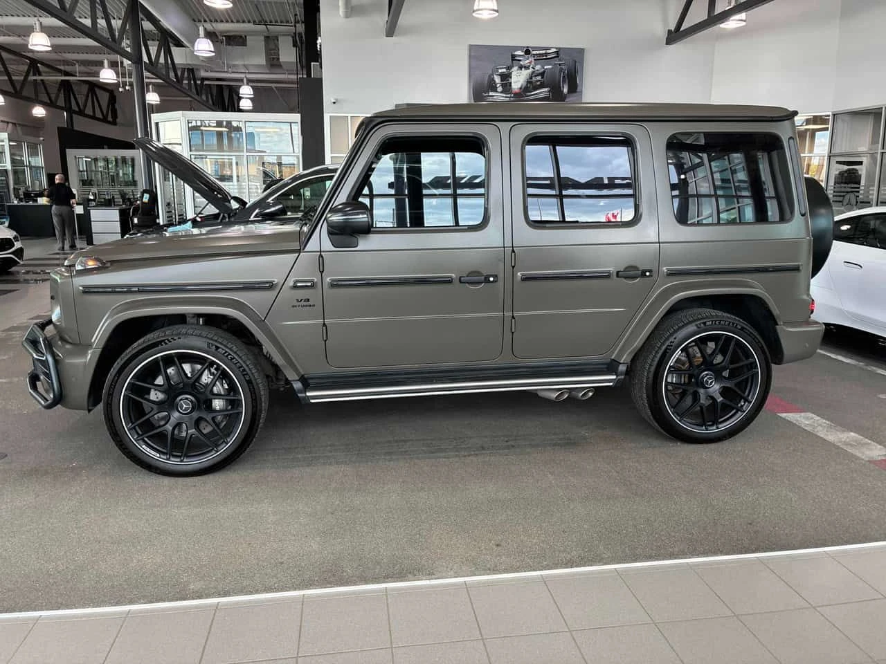 Mercedes-Benz G 63 AMG CARBON PKG| BURMESTER| HUD| 360| , снимка 3 - Автомобили и джипове - 55045172