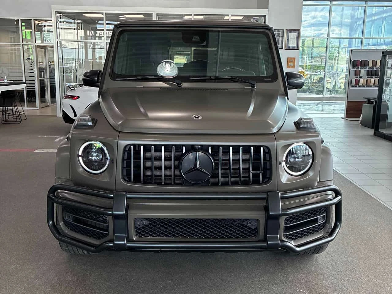 Mercedes-Benz G 63 AMG CARBON PKG| BURMESTER| HUD| 360| , снимка 2 - Автомобили и джипове - 55045172