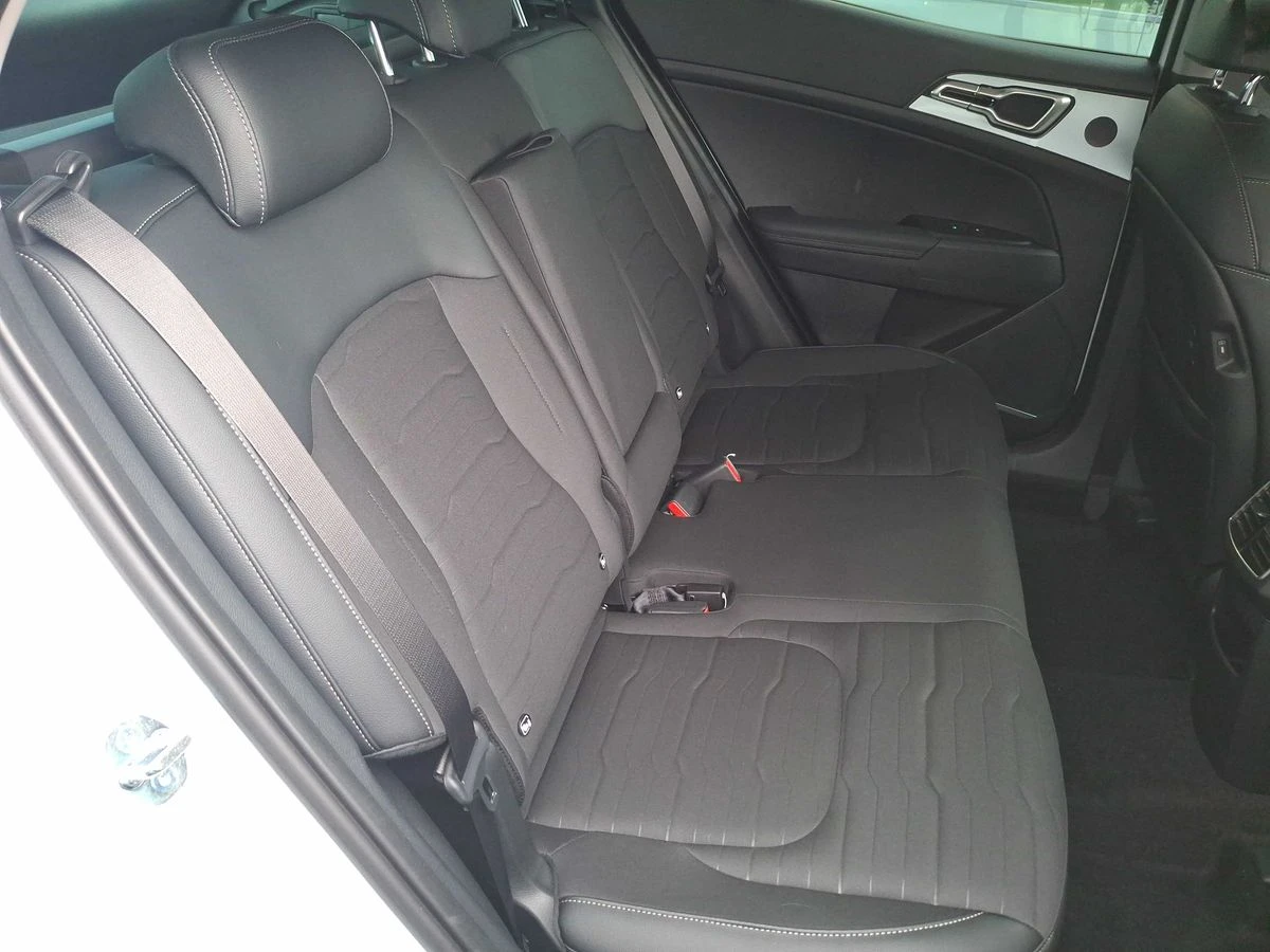 Kia Sportage 1.6 CRDi Mild-Hybrid Spirit, снимка 10 - Автомобили и джипове - 55708418