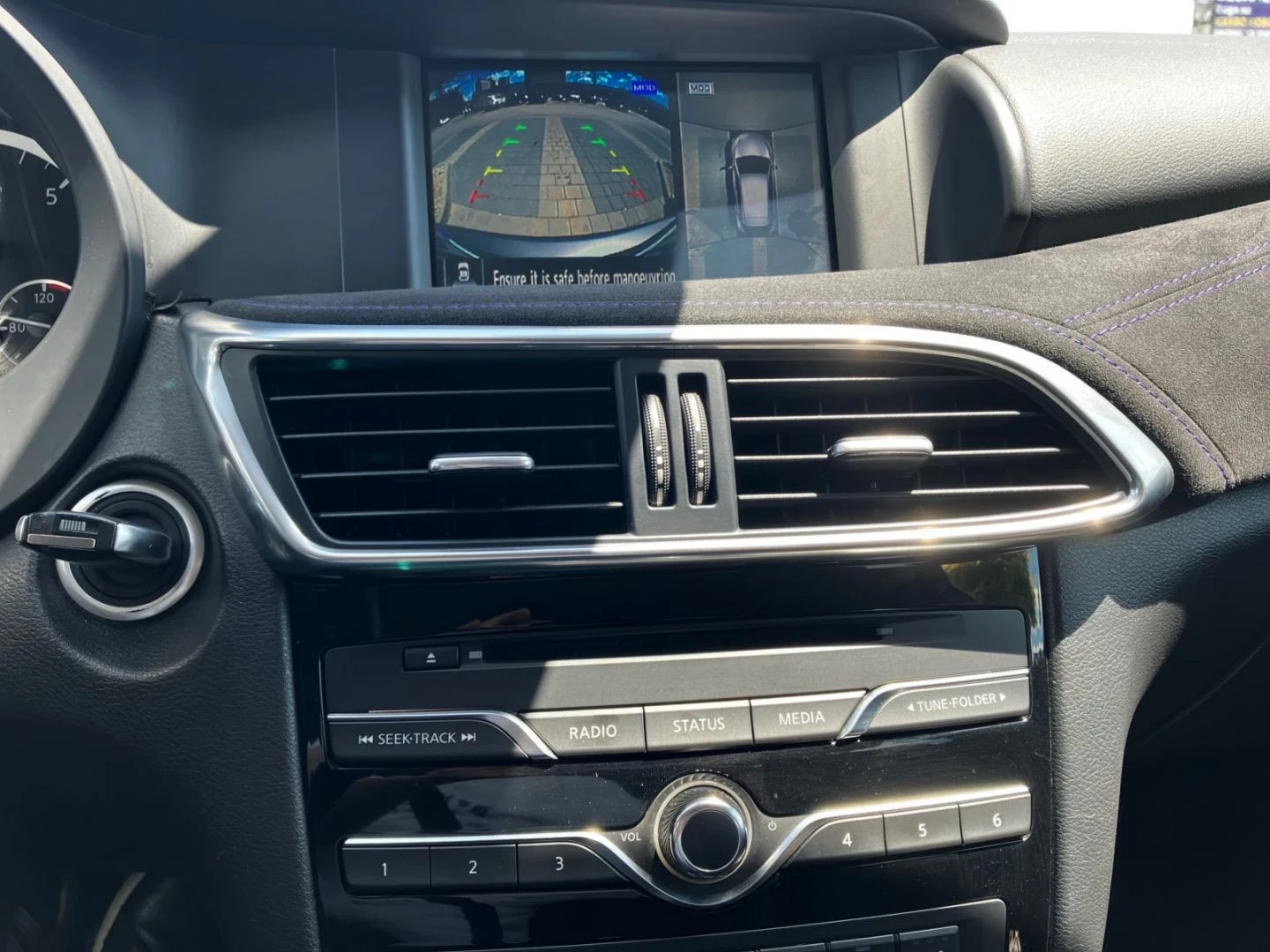 Infiniti Q30 Luxe Tech 1.5 d 109 PS, снимка 12 - Автомобили и джипове - 55825510