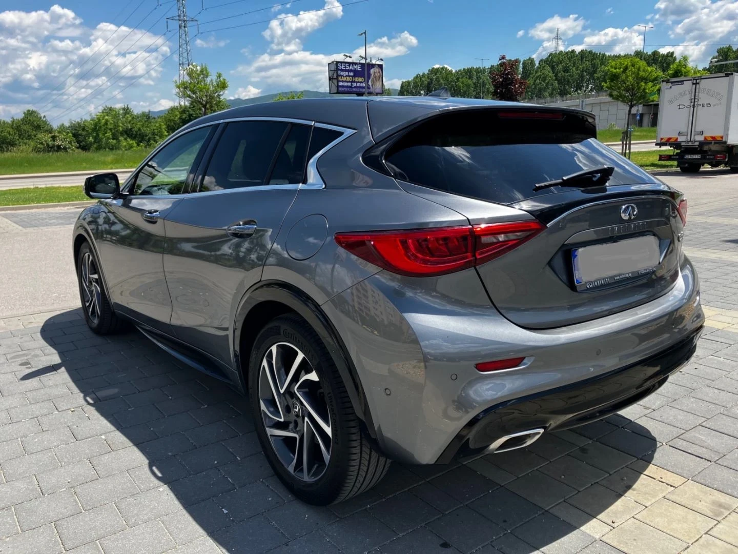 Infiniti Q30 Luxe Tech 1.5 d 109 PS, снимка 4 - Автомобили и джипове - 55825510