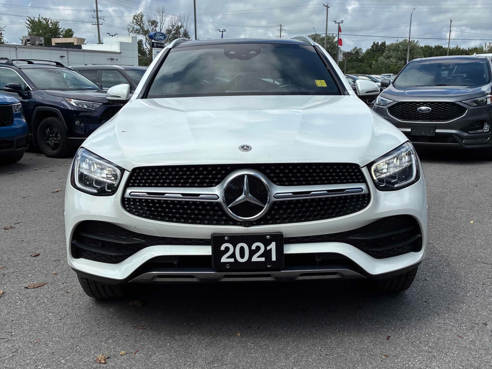 Mercedes-Benz GLC 300 * АВТОКРЕДИТ * ГЛАВНО ПРЕДСТАВИТЕЛСТВО * , снимка 2 - Автомобили и джипове - 55843997