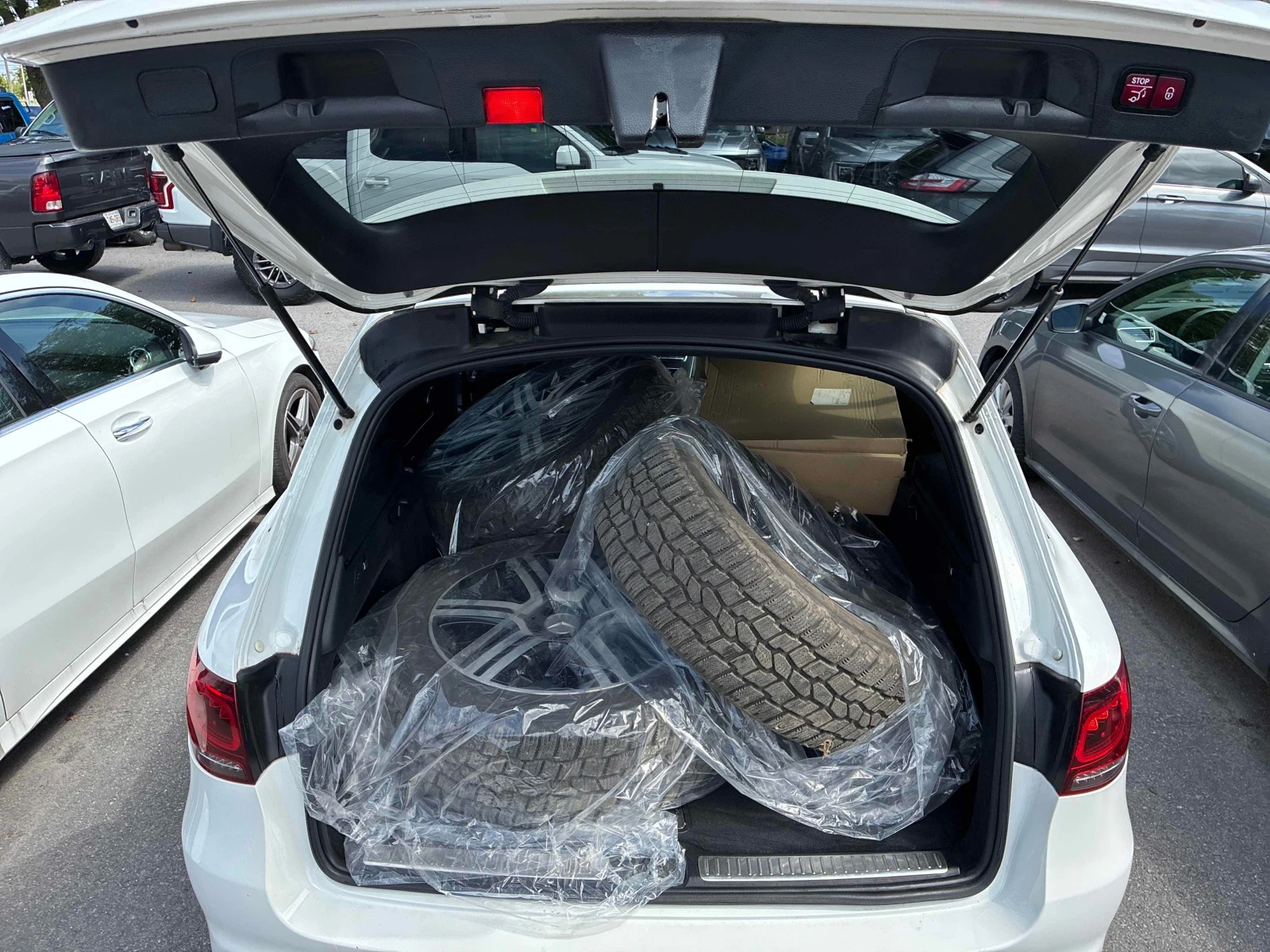 Mercedes-Benz GLC 300 * АВТОКРЕДИТ * ГЛАВНО ПРЕДСТАВИТЕЛСТВО * , снимка 11 - Автомобили и джипове - 55843997