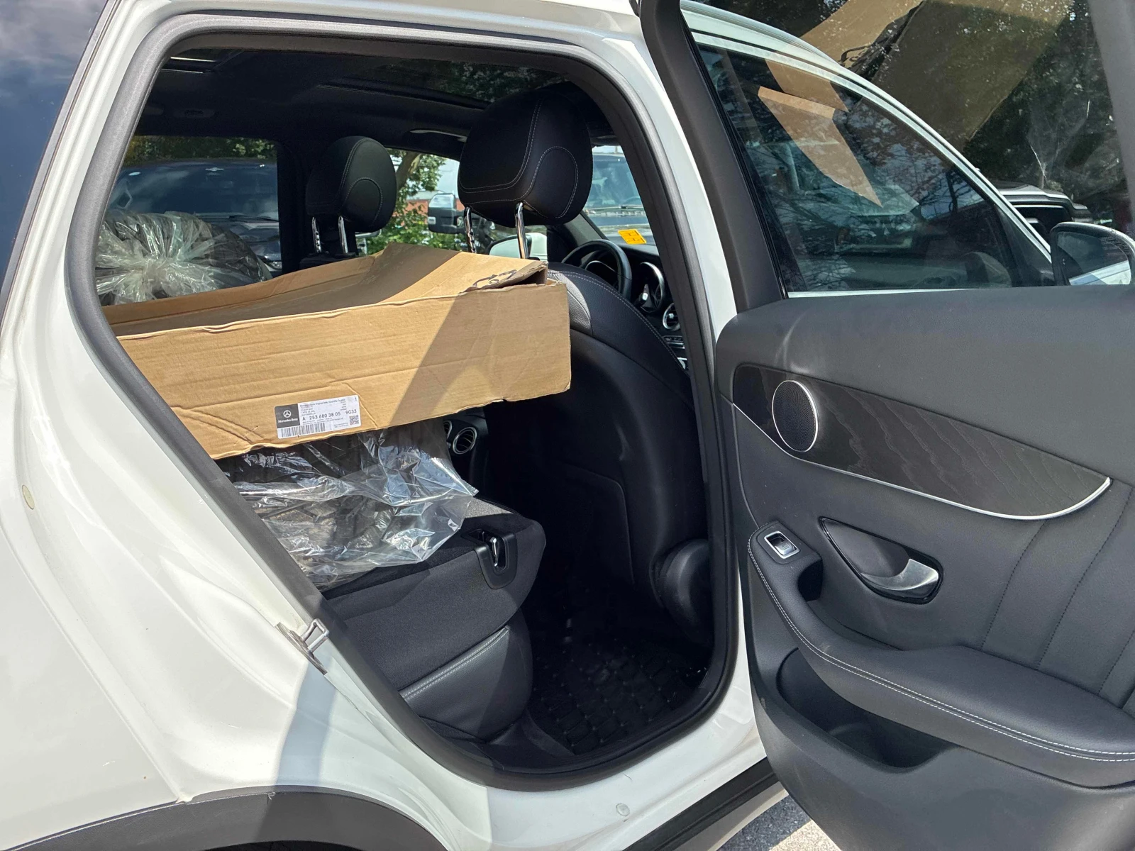 Mercedes-Benz GLC 300 * АВТОКРЕДИТ * ГЛАВНО ПРЕДСТАВИТЕЛСТВО * , снимка 13 - Автомобили и джипове - 55843997