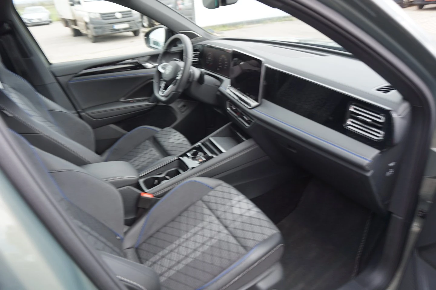 VW Tiguan, снимка 6 - Автомобили и джипове - 56536181