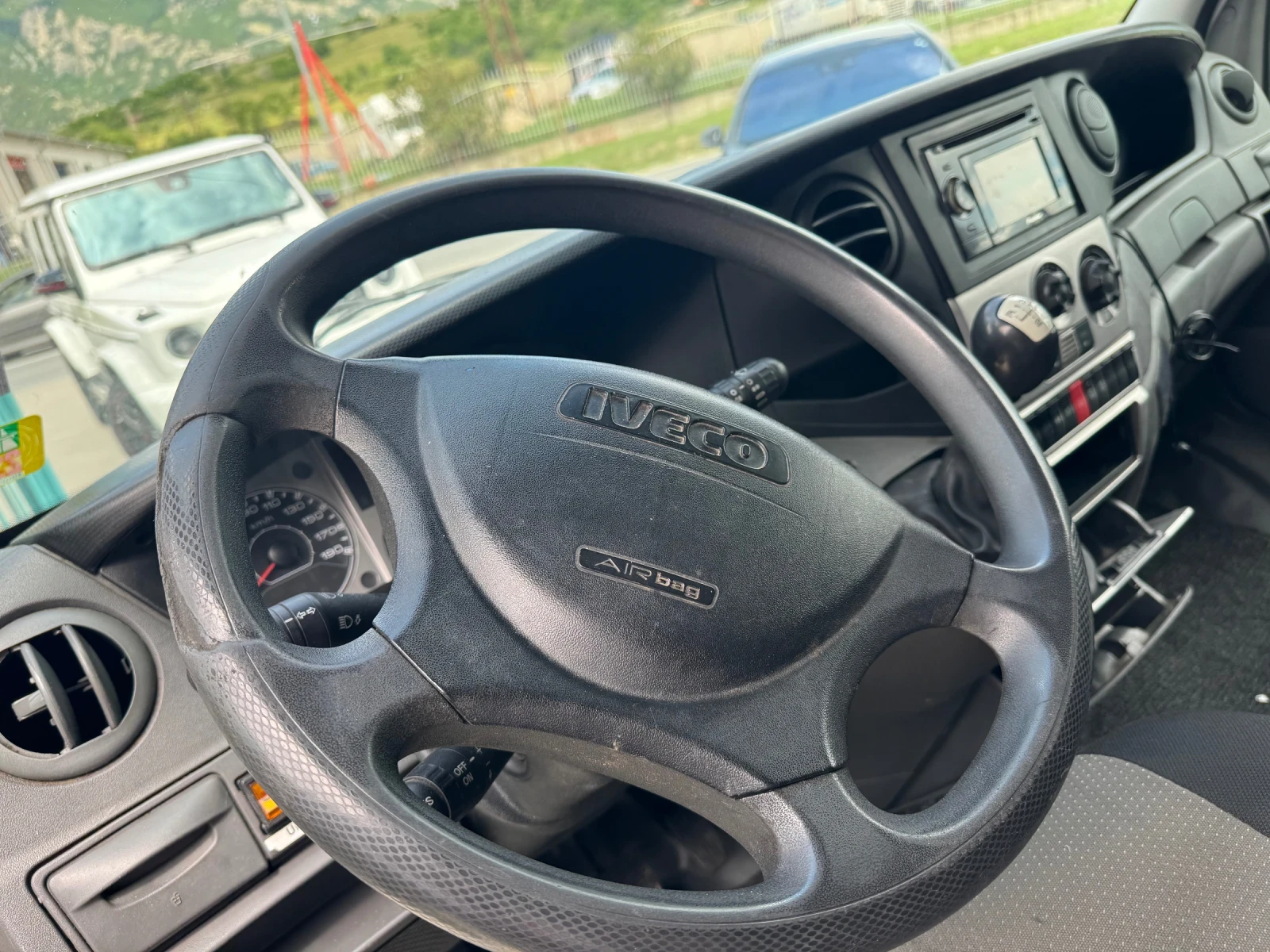 Iveco Daily 3.0HPI* 35C15* Климатик* Падащ борд - изображение 4