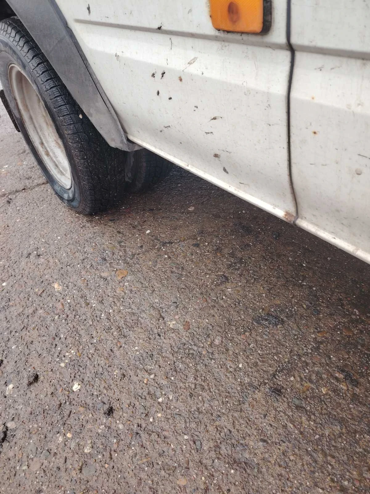 Ford Transit T350 2.5TD - изображение 4