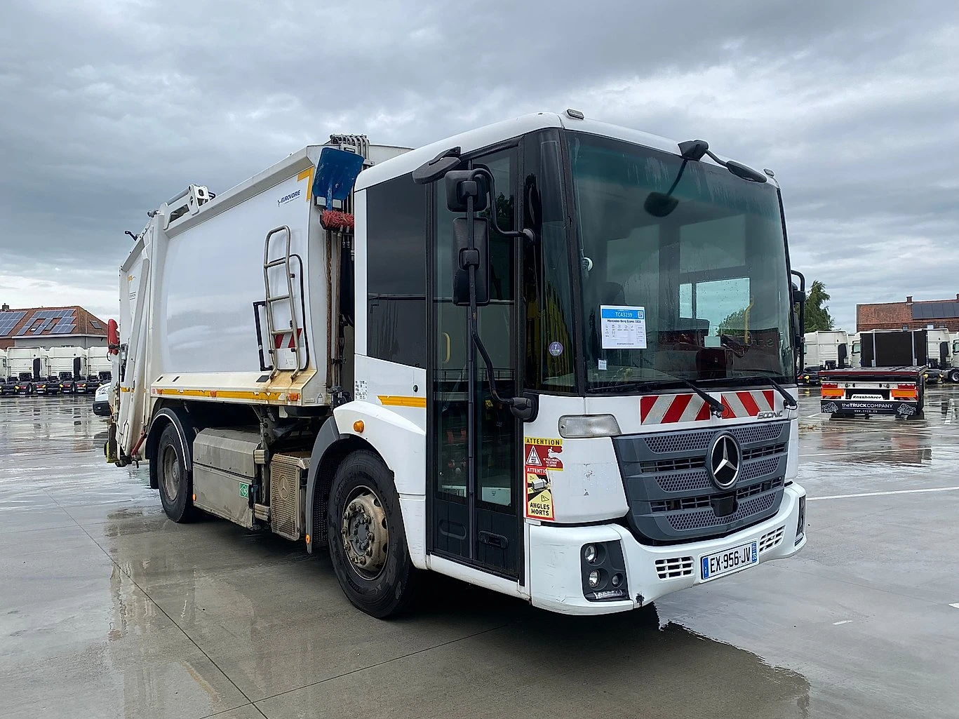 Mercedes-Benz Actros ECONIC 1830 CNG - изображение 3